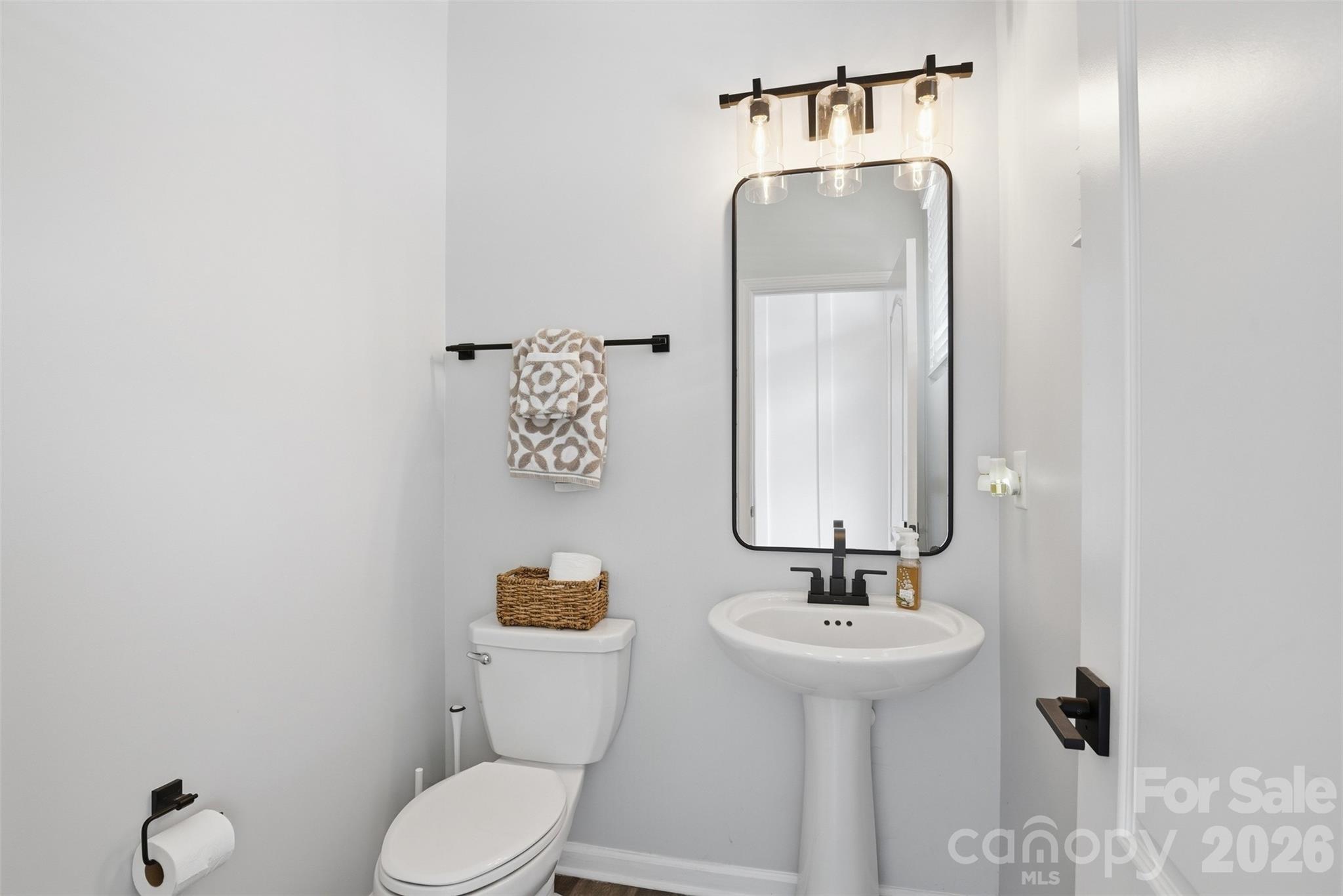 2614 Winter Thistle Way Property Photo 13