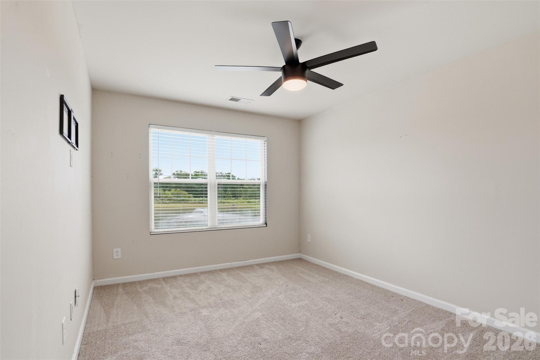 2614 Winter Thistle Way Property Photo 24