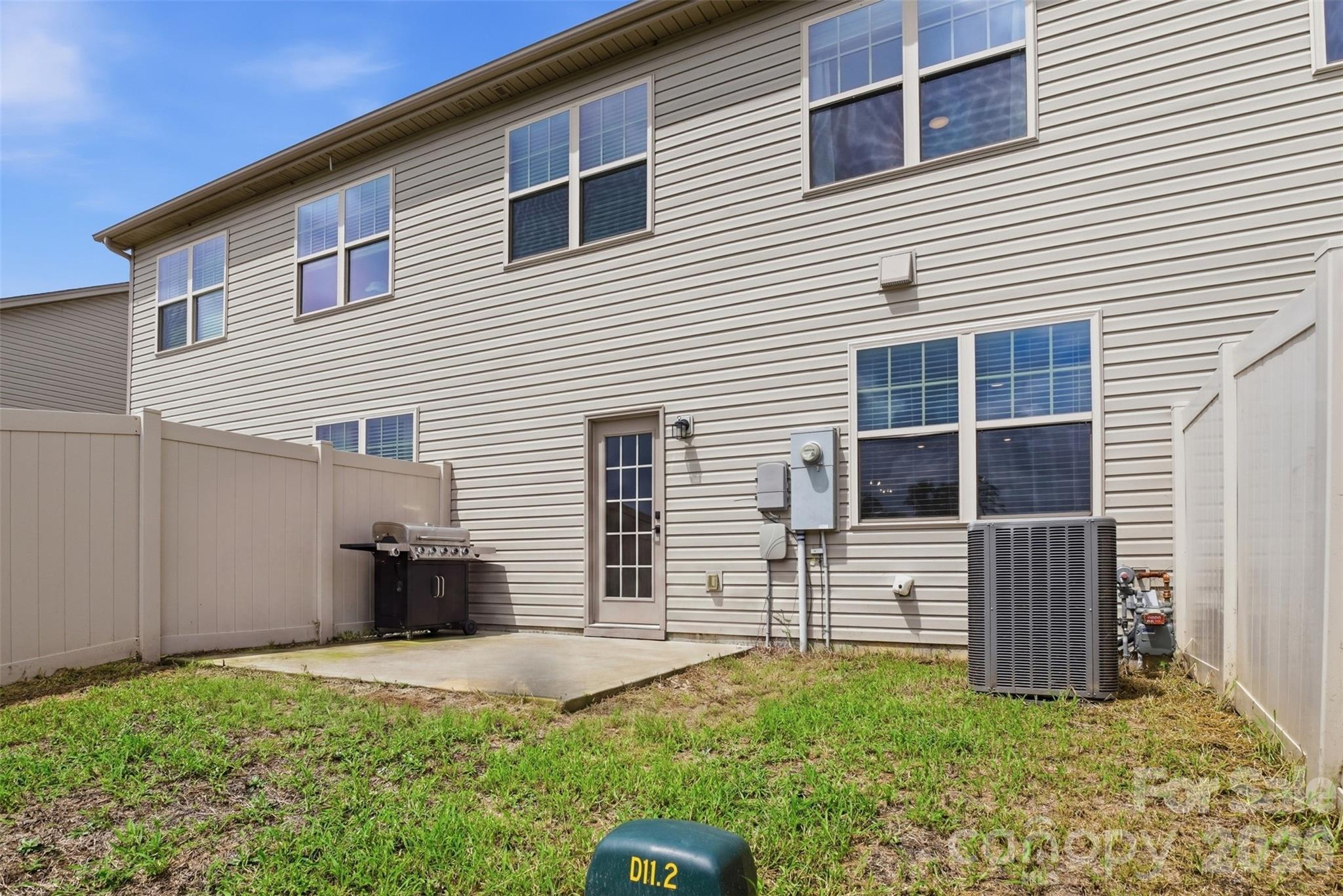 2614 Winter Thistle Way Property Photo 28