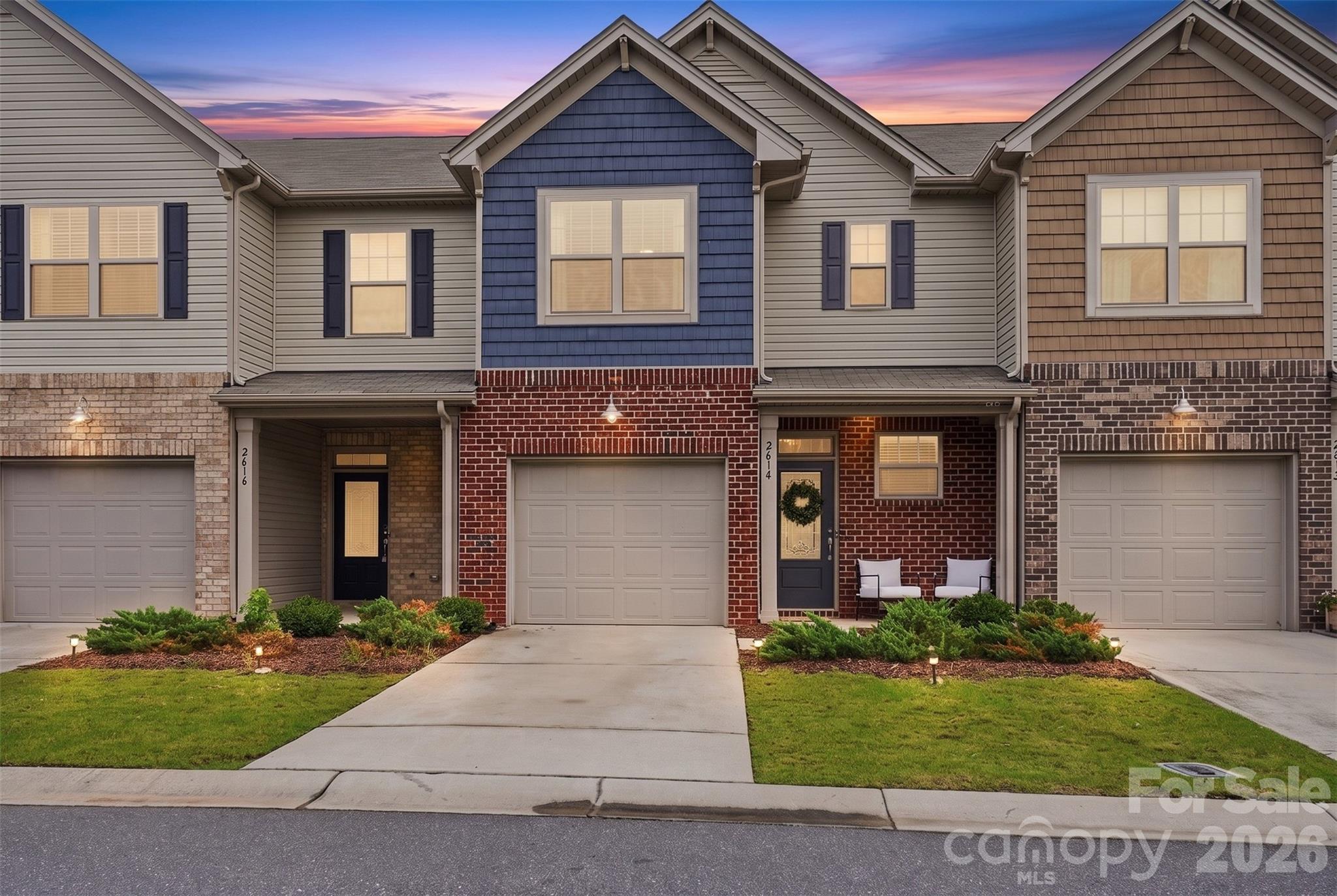 2614 Winter Thistle Way Property Photo 32