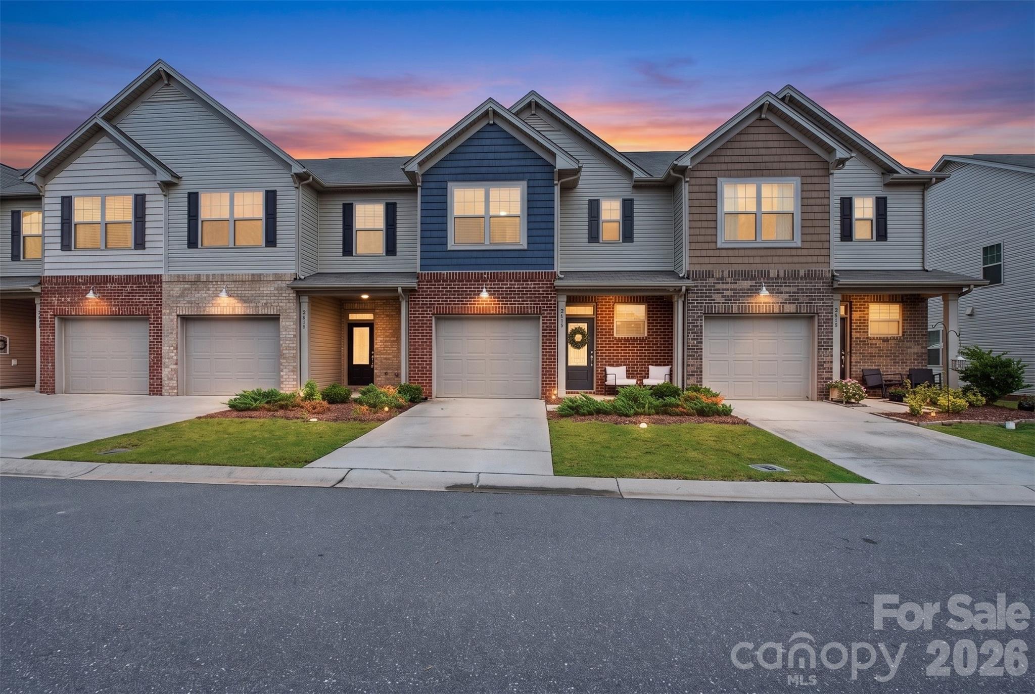 2614 Winter Thistle Way Property Photo 34