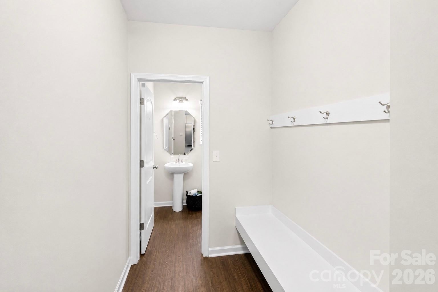 2834 Kinloch Court Property Photo 9