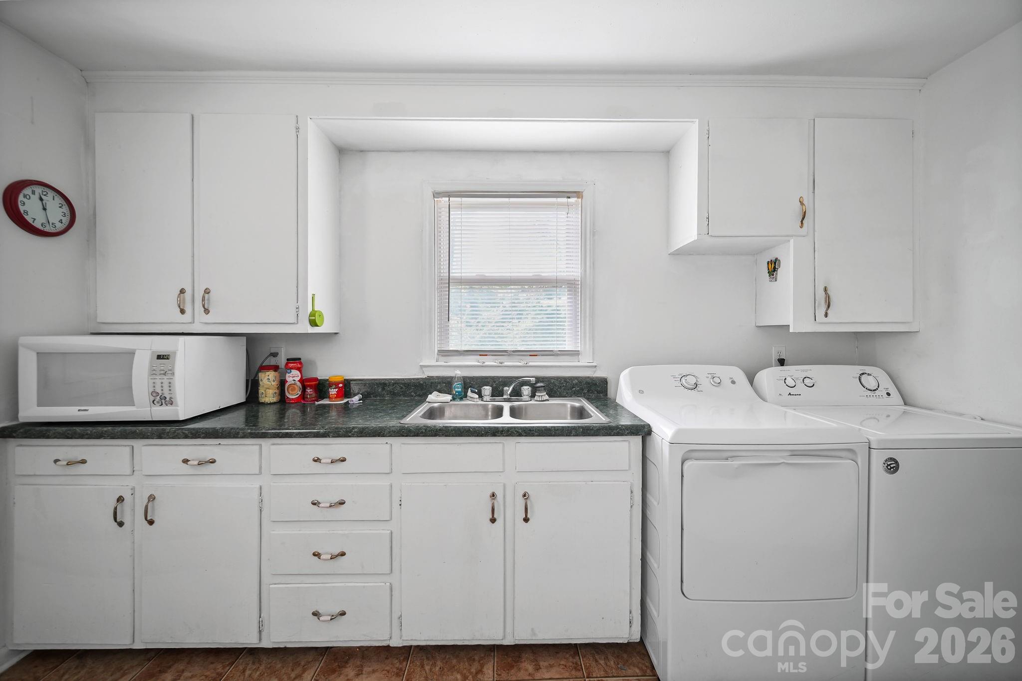 906 E 10th Avenue 5 Property Photo 12