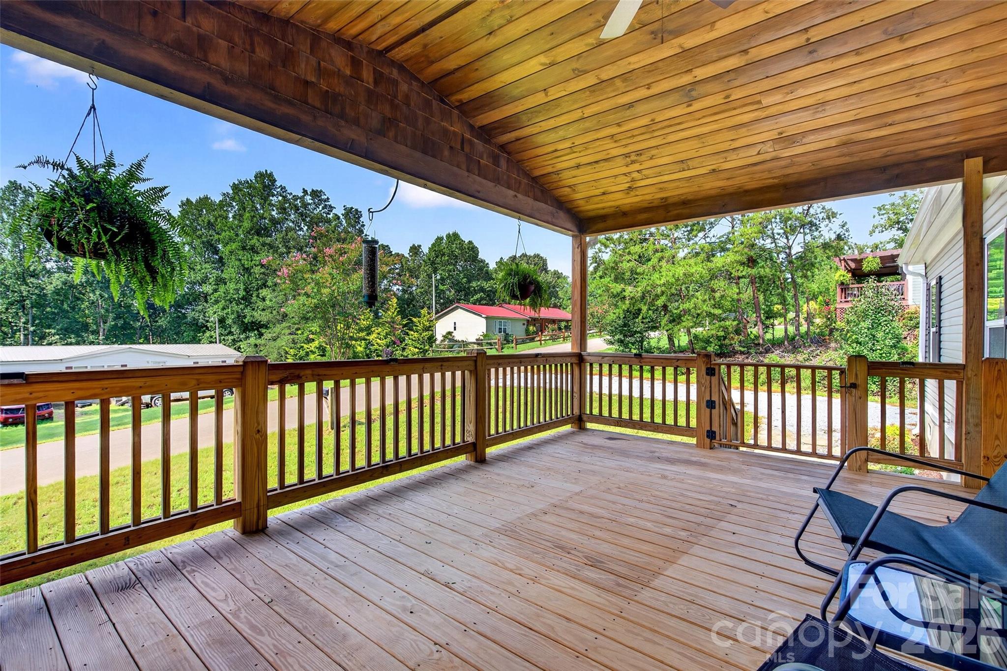 248 Chestnut Oak Forest Drive Property Photo 8