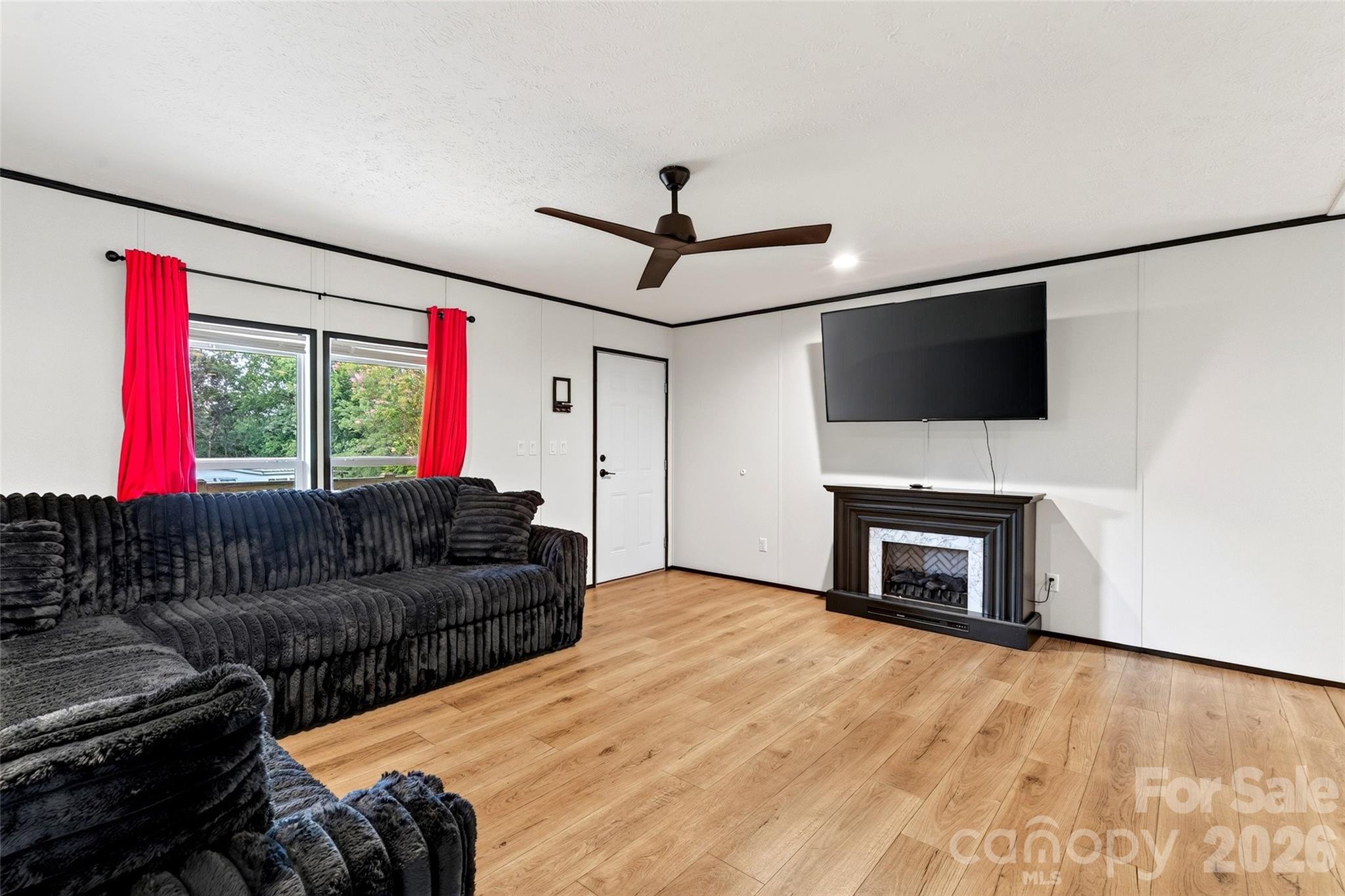 248 Chestnut Oak Forest Drive Property Photo 11
