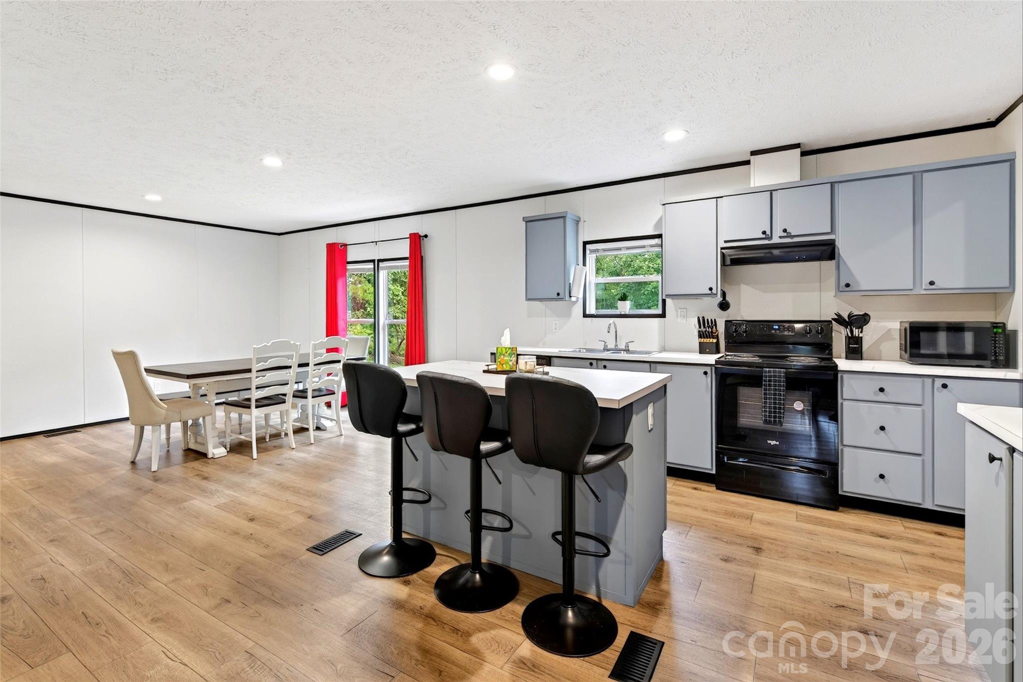 248 Chestnut Oak Forest Drive Property Photo 13
