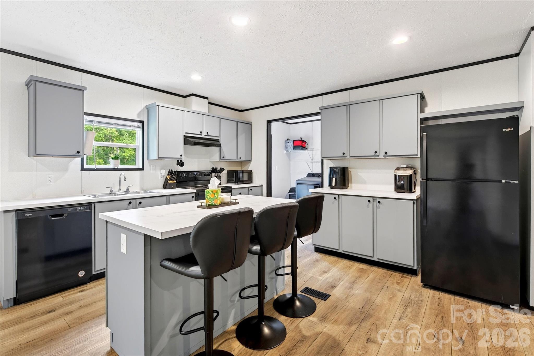 248 Chestnut Oak Forest Drive Property Photo 15