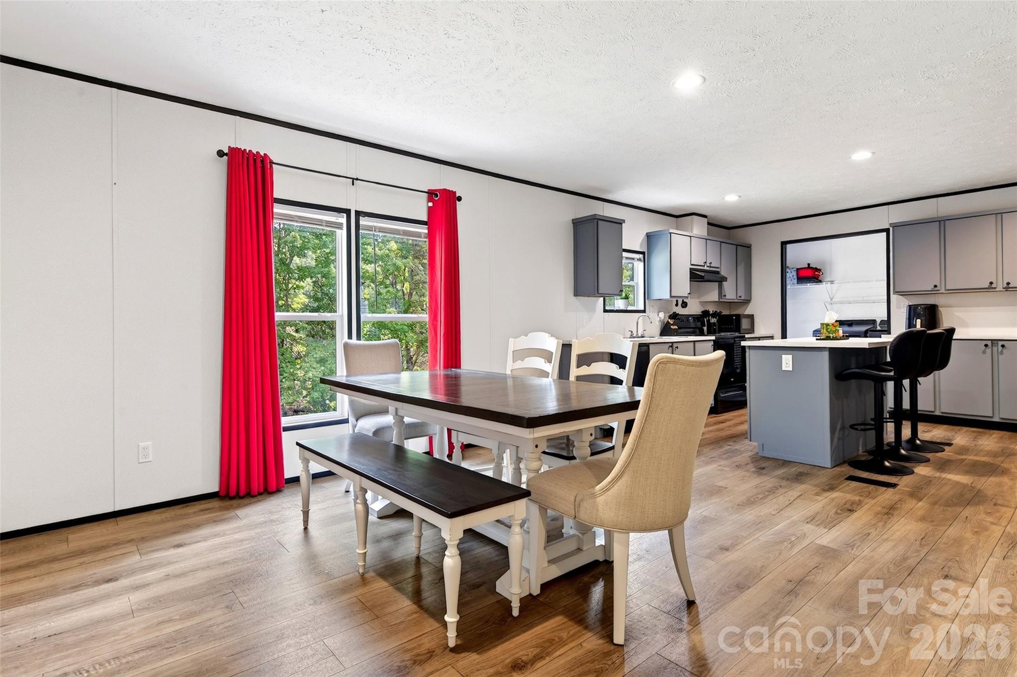 248 Chestnut Oak Forest Drive Property Photo 20