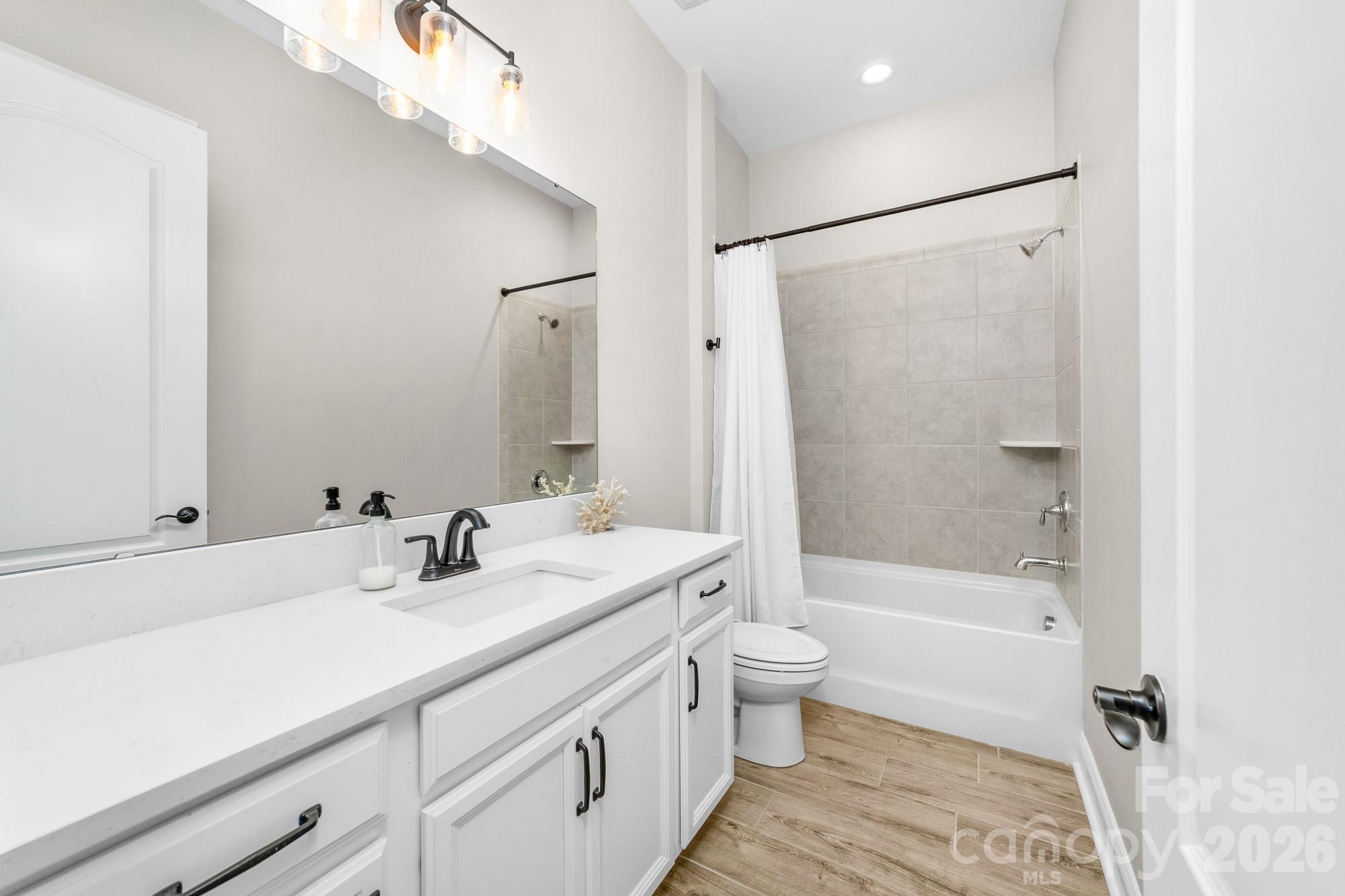 4518 Acorn Hill Drive Property Photo 28
