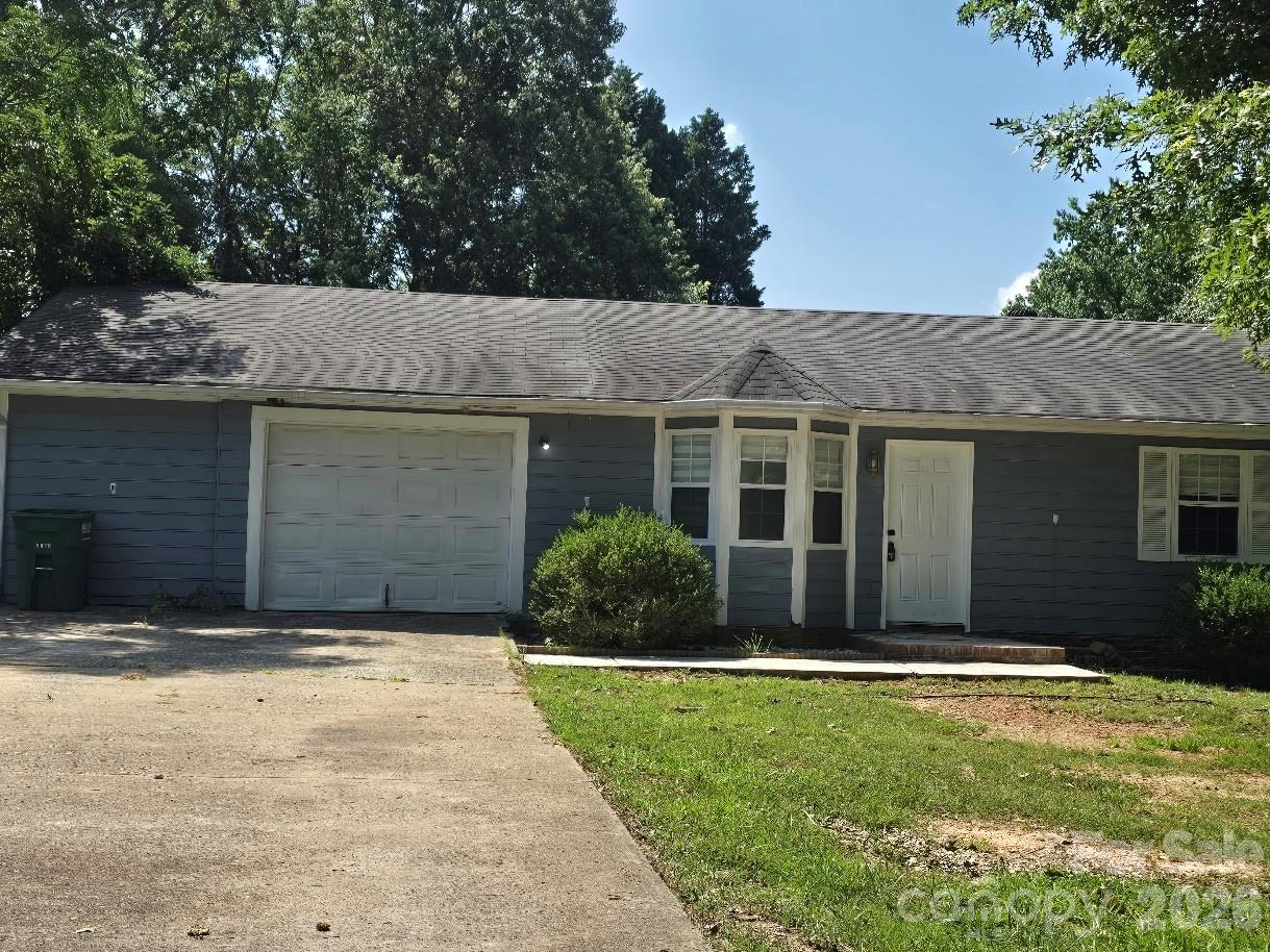 2601 Briar Trail Court Property Photo 1