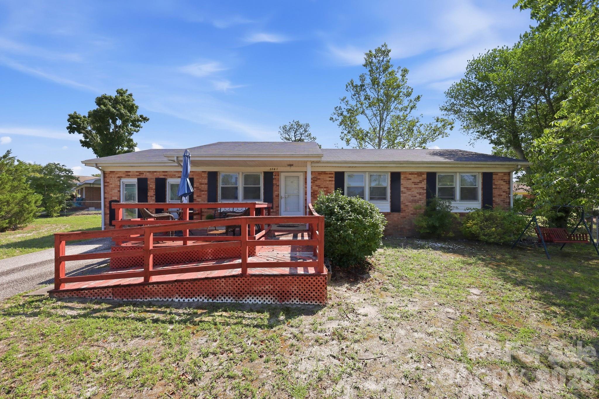 3261 Vardaman Avenue Property Photo 2
