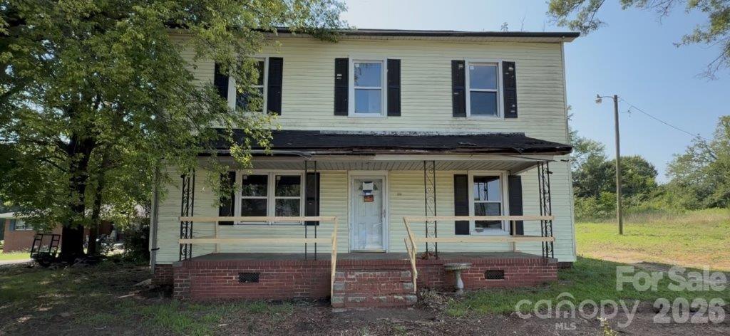 614 Saluda Road Property Photo 1