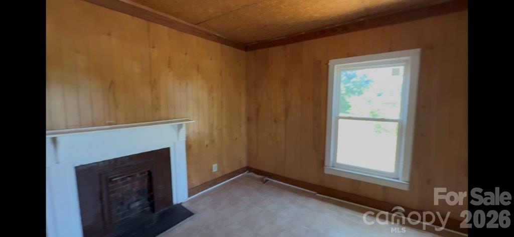 614 Saluda Road Property Photo 7