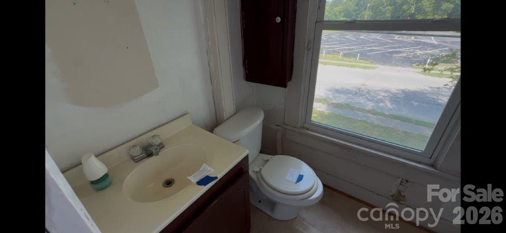 614 Saluda Road Property Photo 8