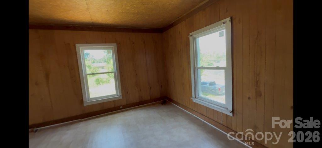 614 Saluda Road Property Photo 10