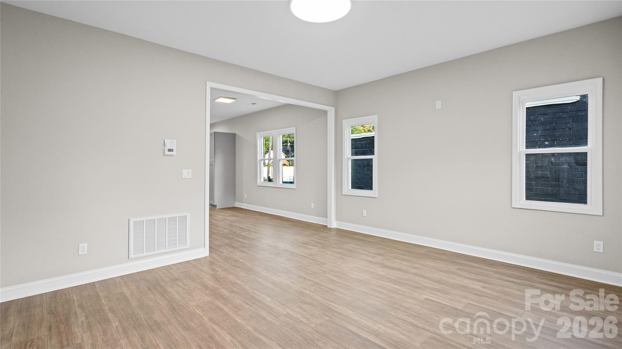 633 Austin Street Property Photo 2