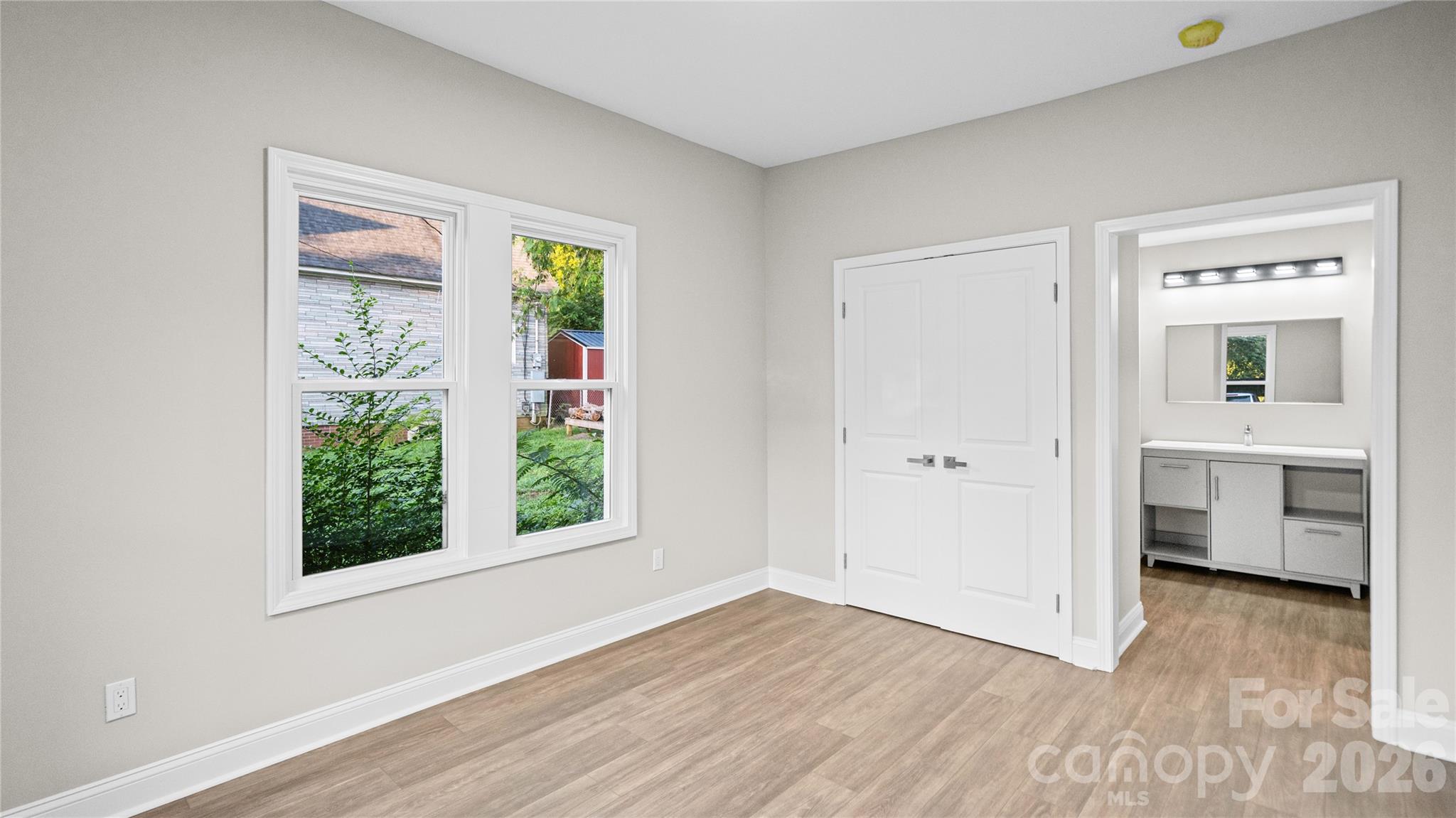 633 Austin Street Property Photo 13