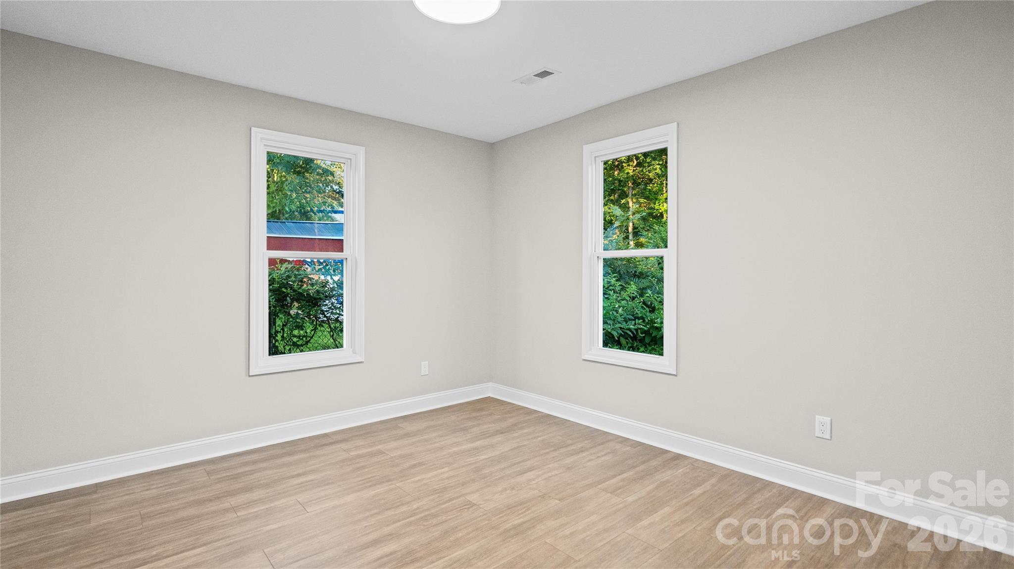 633 Austin Street Property Photo 16