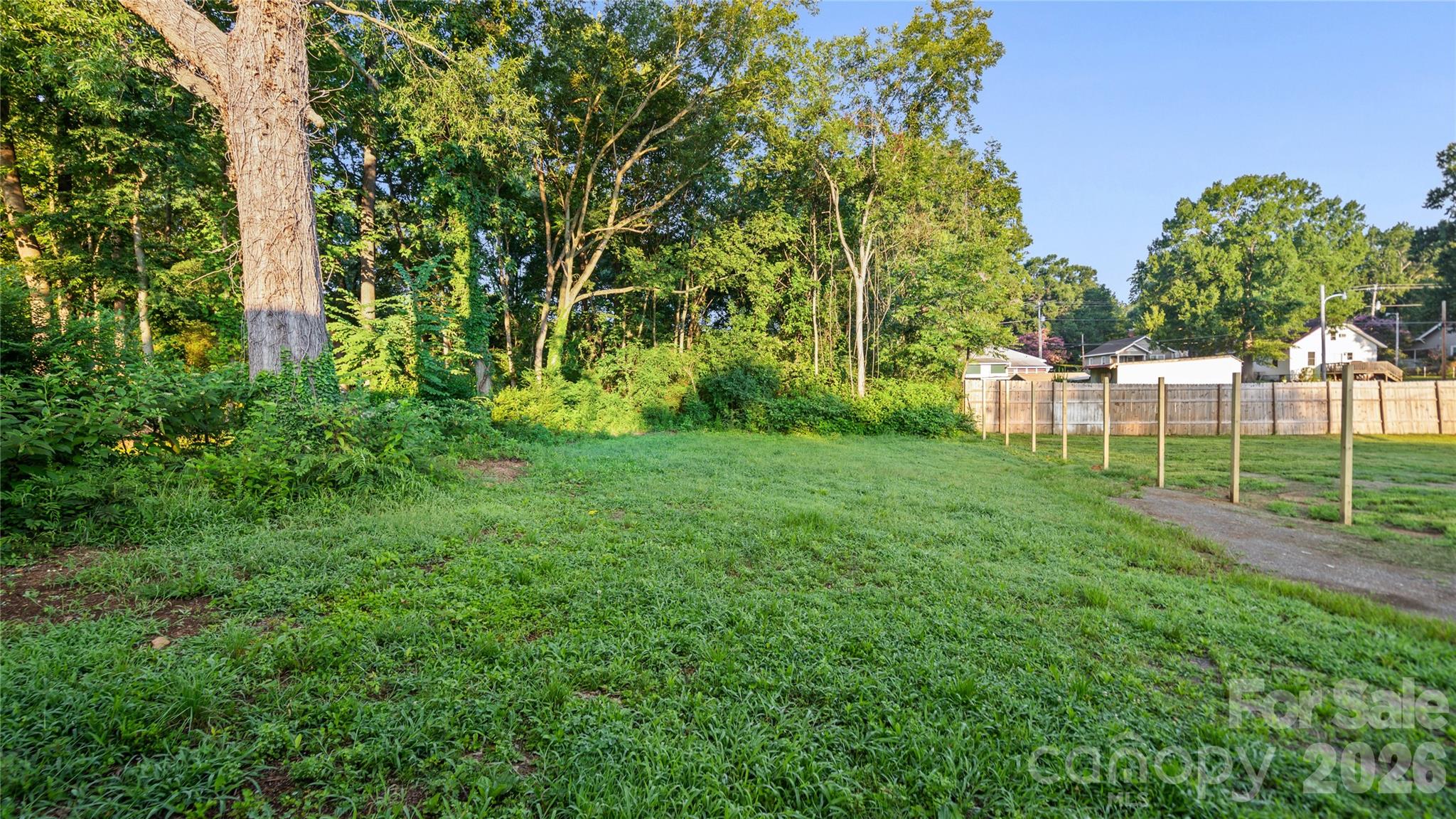 633 Austin Street Property Photo 23