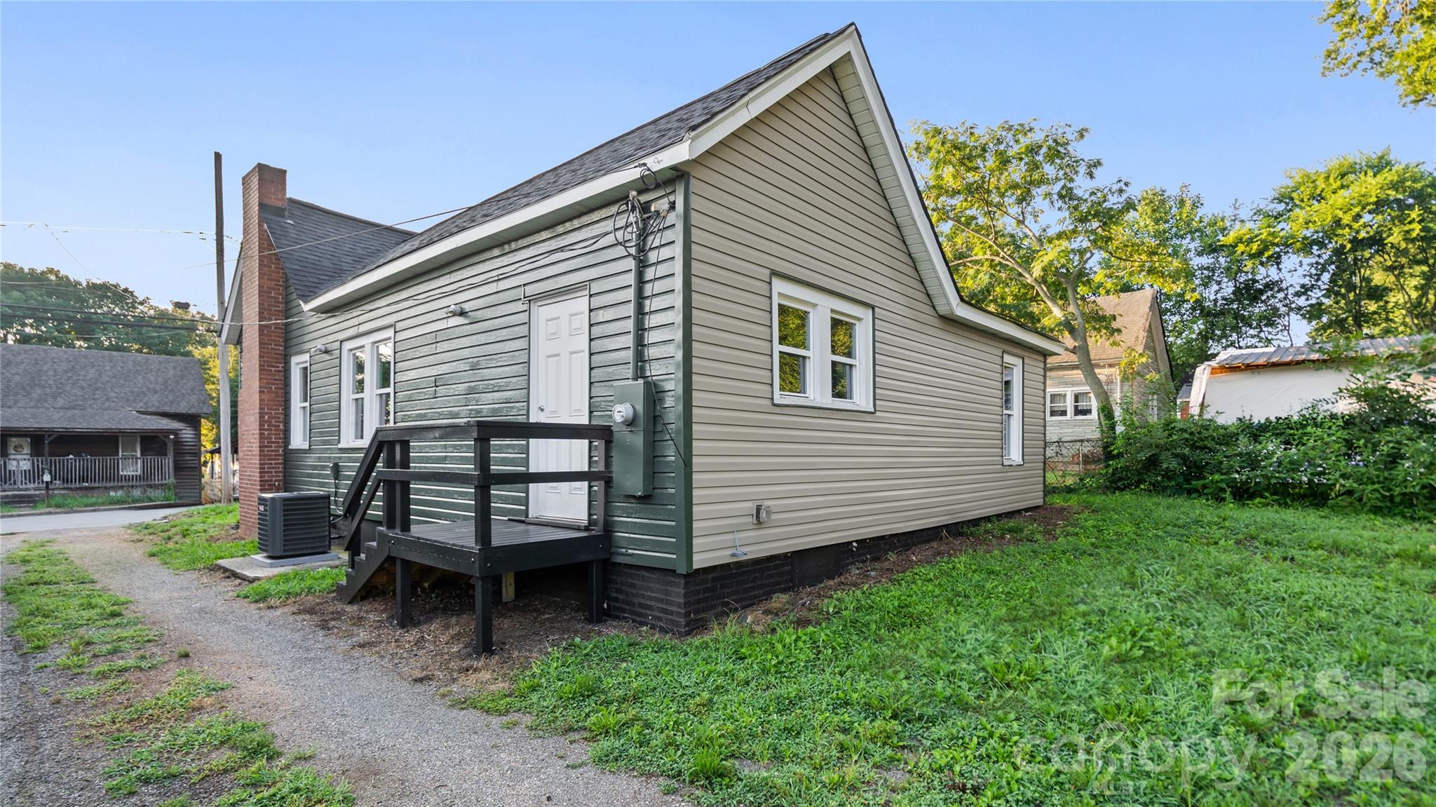633 Austin Street Property Photo 25
