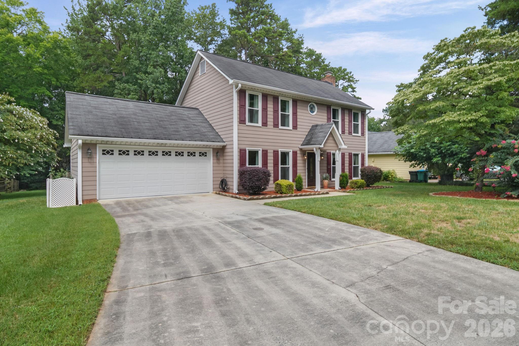2527 Heathershire Lane Property Photo 1