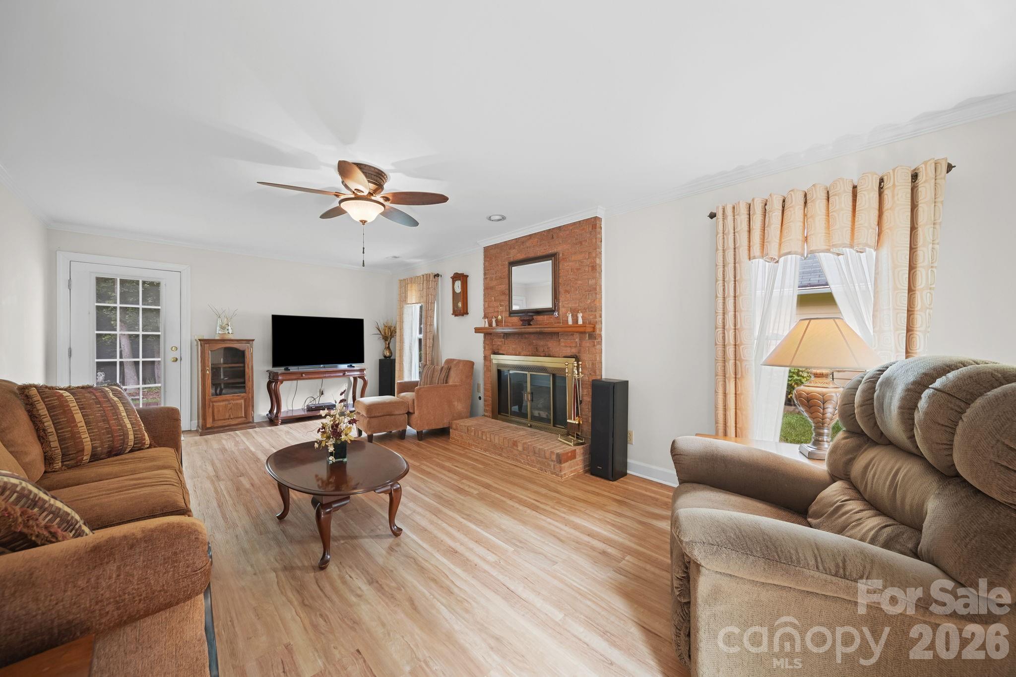 2527 Heathershire Lane Property Photo 6