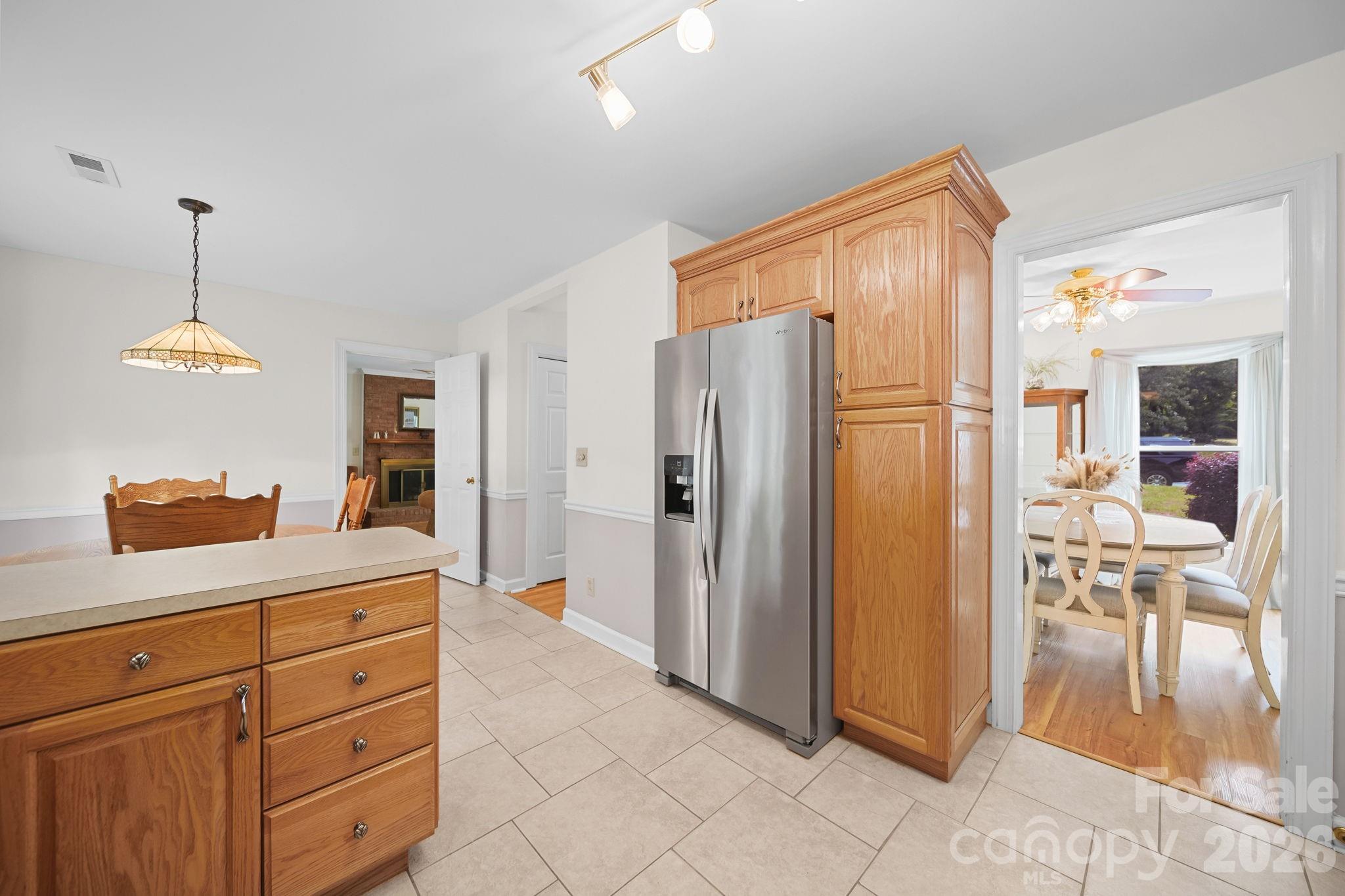 2527 Heathershire Lane Property Photo 10