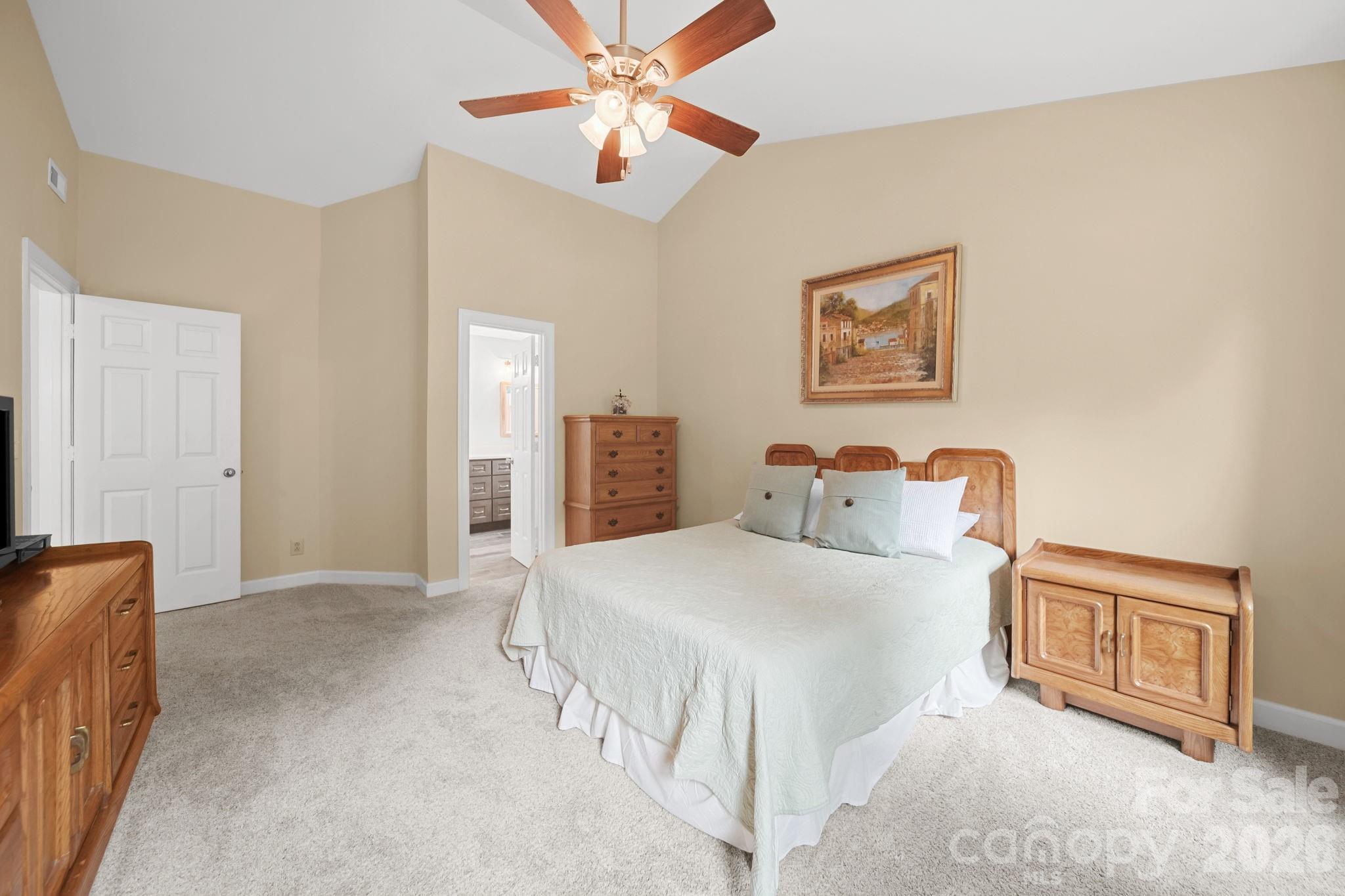 2527 Heathershire Lane Property Photo 18