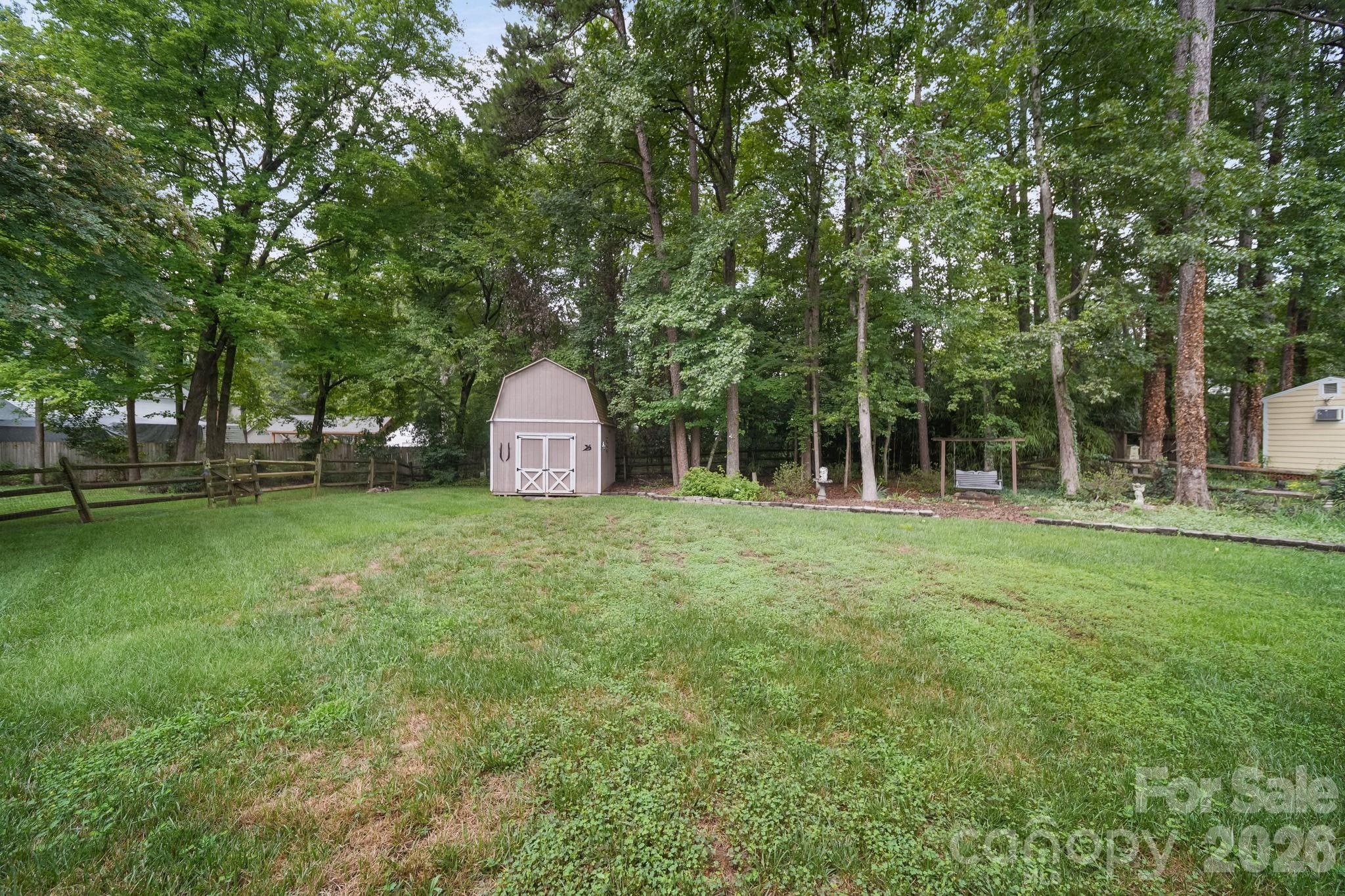 2527 Heathershire Lane Property Photo 30
