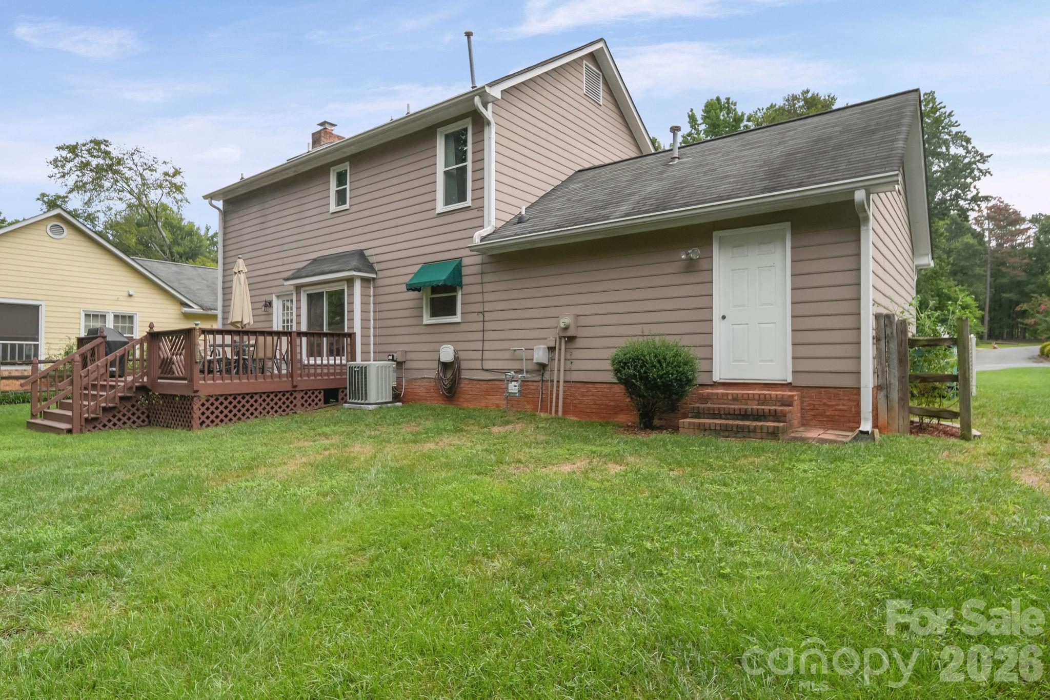 2527 Heathershire Lane Property Photo 32