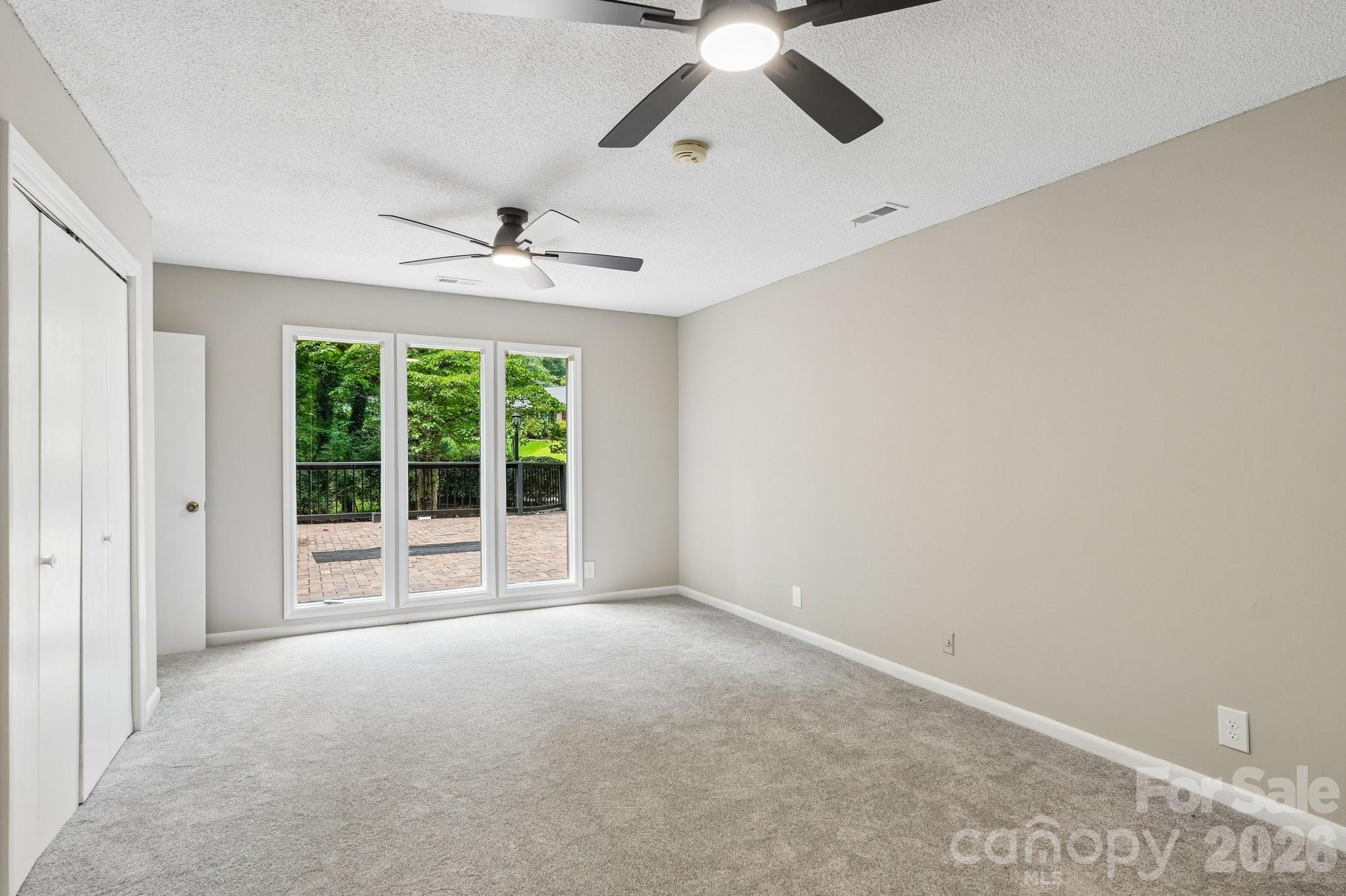 407 Robinwood Drive Property Photo 16