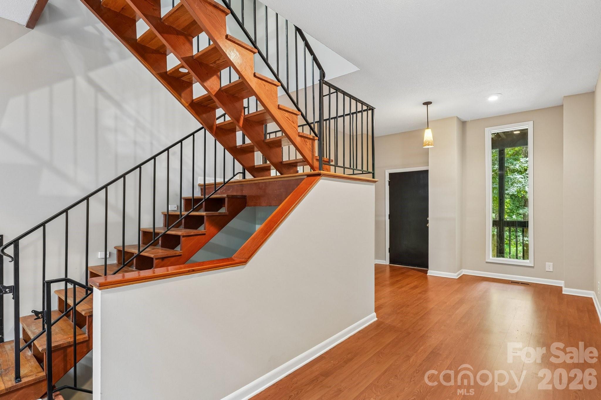407 Robinwood Drive Property Photo 18