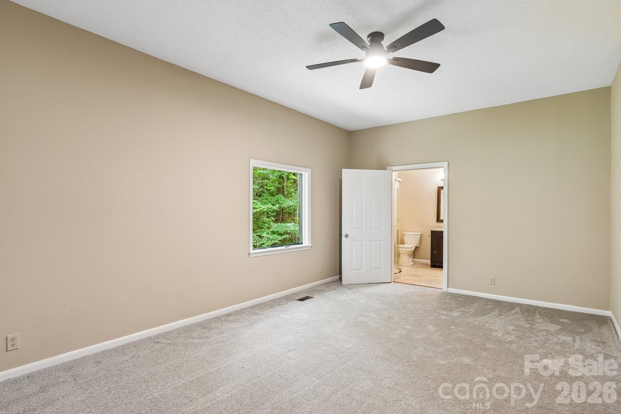 407 Robinwood Drive Property Photo 19