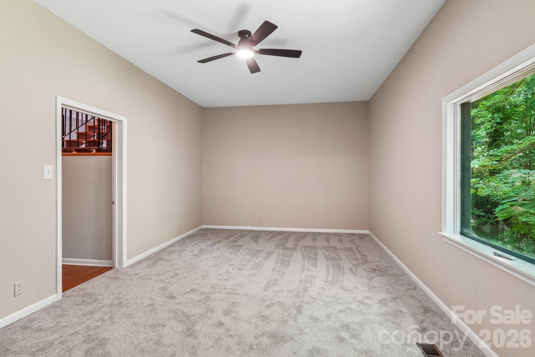 407 Robinwood Drive Property Photo 20