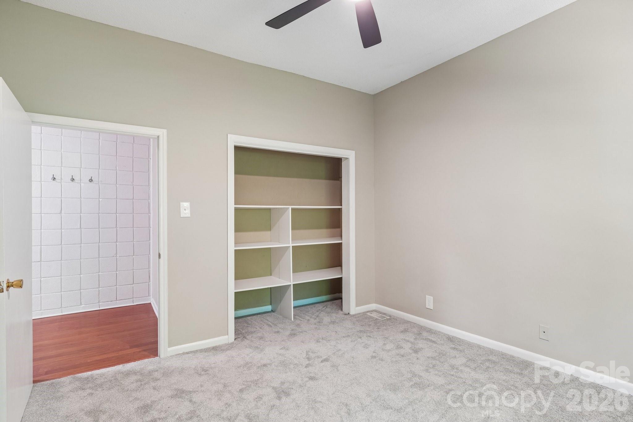 407 Robinwood Drive Property Photo 23