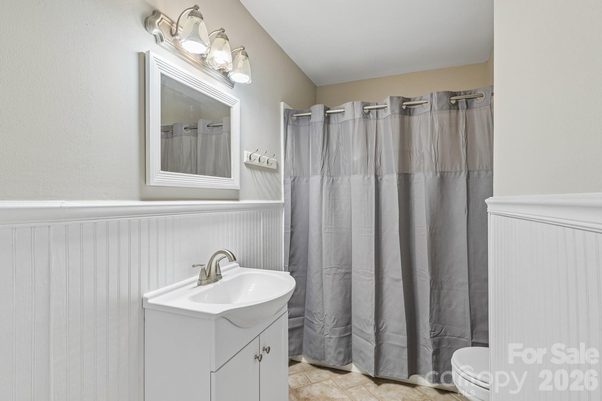 407 Robinwood Drive Property Photo 25