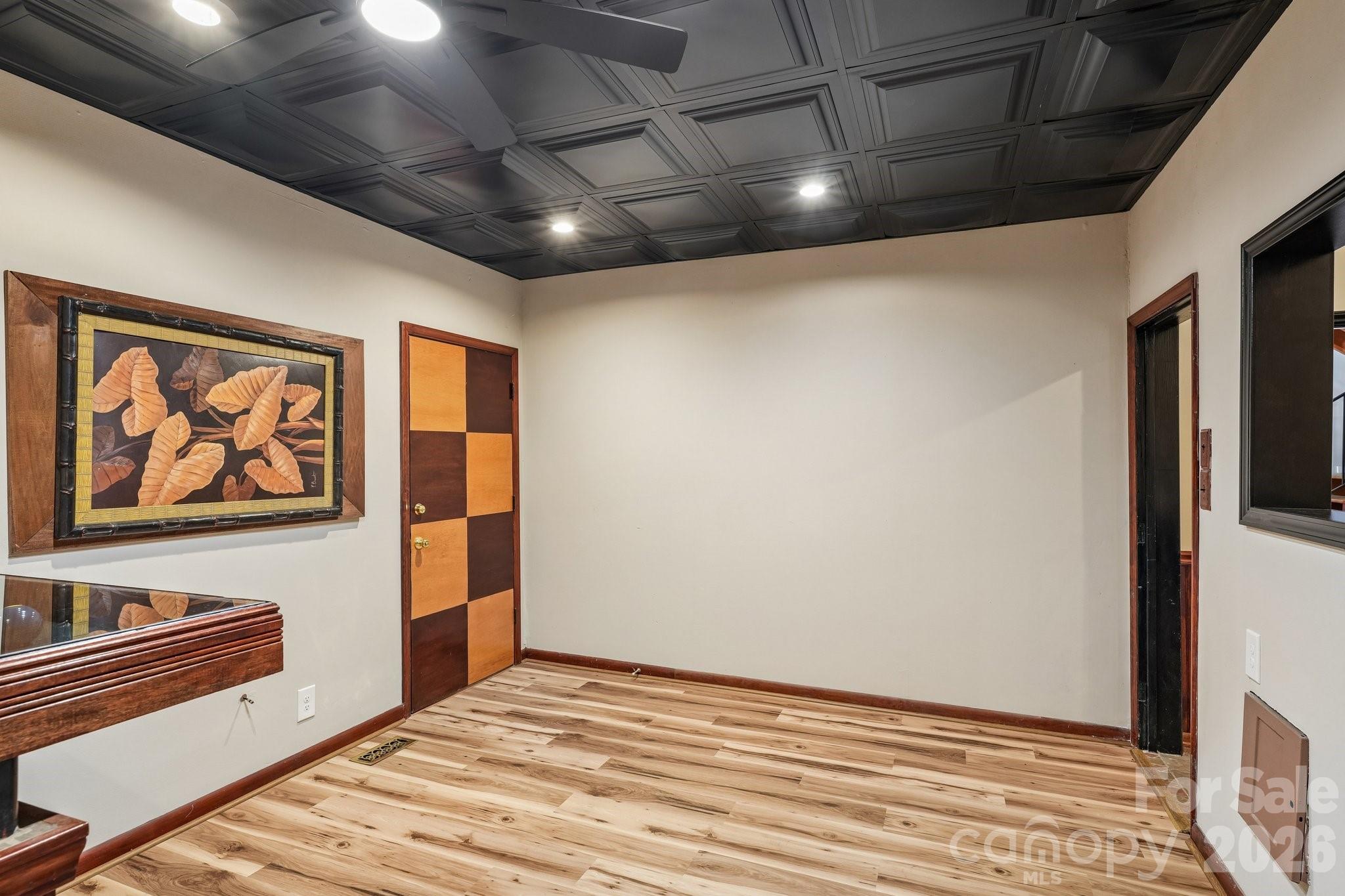 407 Robinwood Drive Property Photo 32
