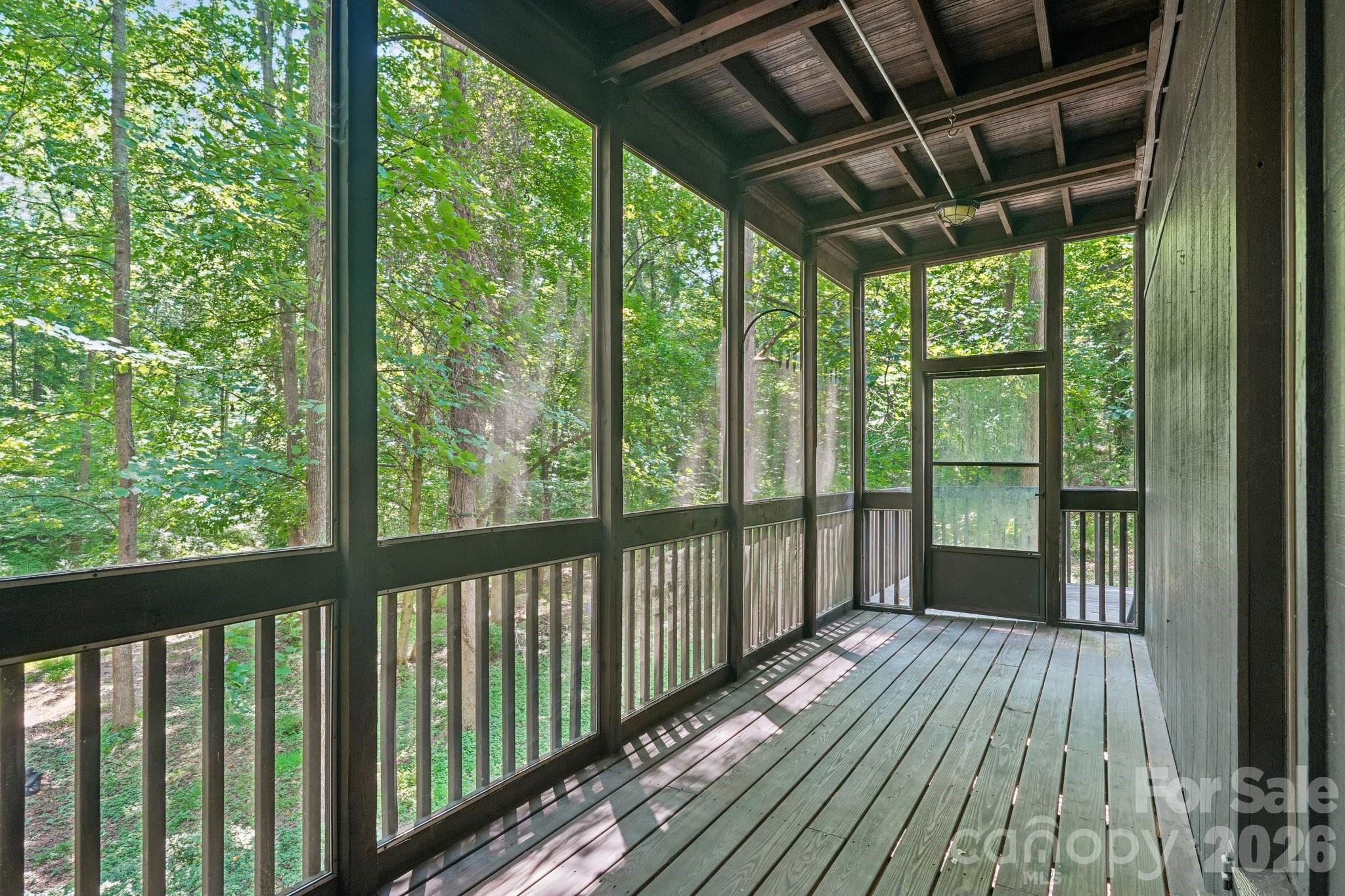 407 Robinwood Drive Property Photo 33