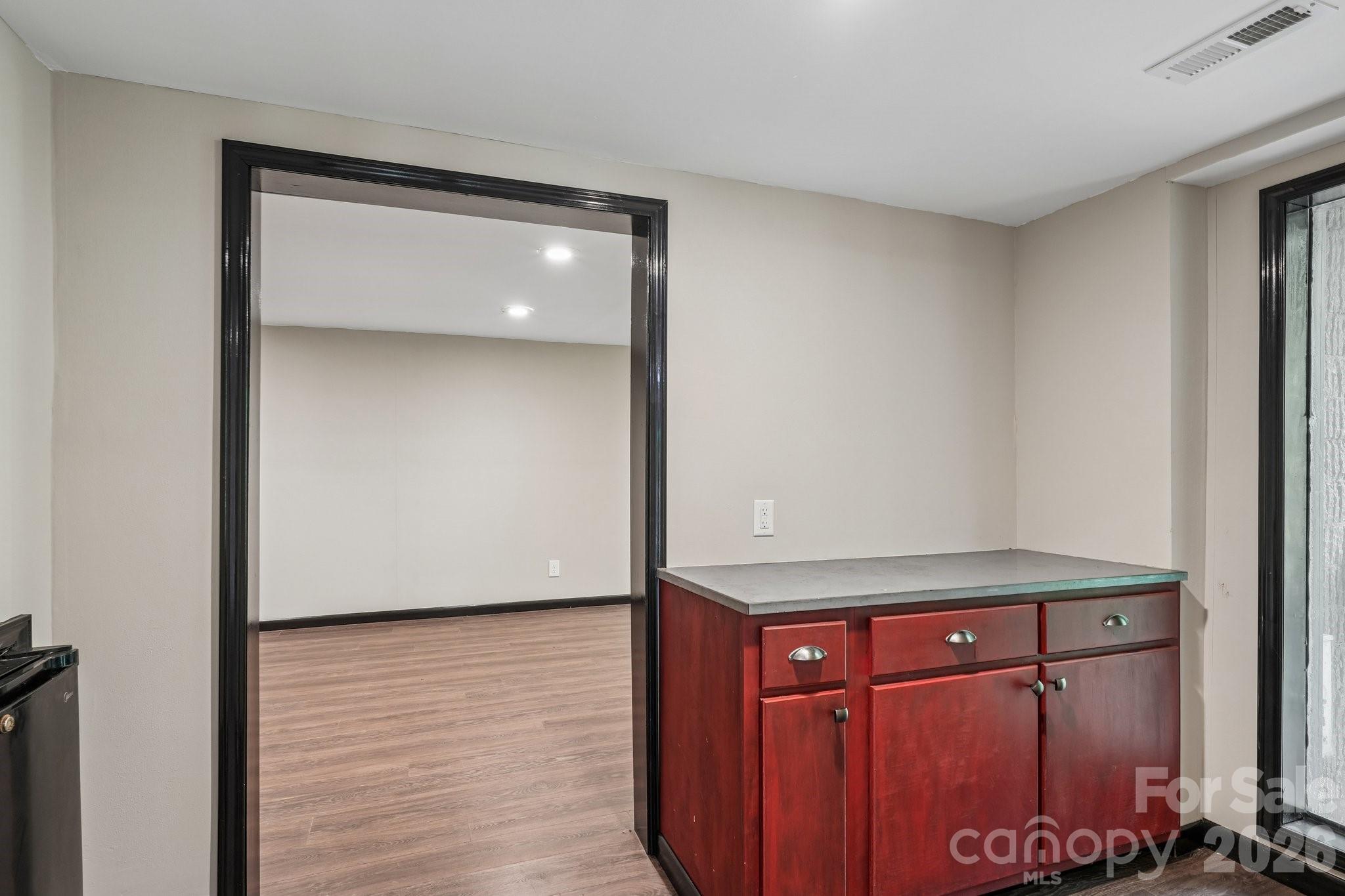407 Robinwood Drive Property Photo 37