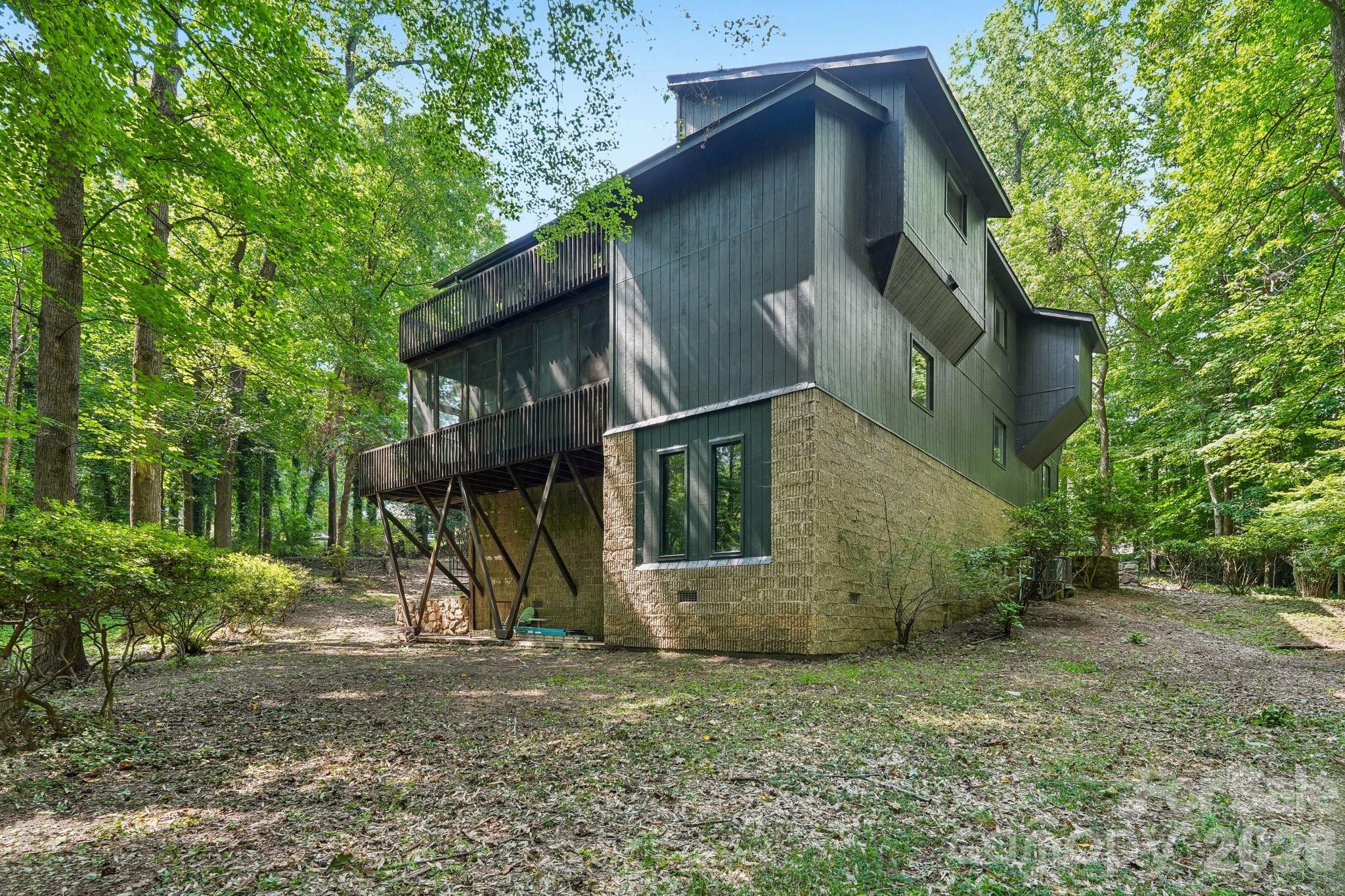 407 Robinwood Drive Property Photo 44