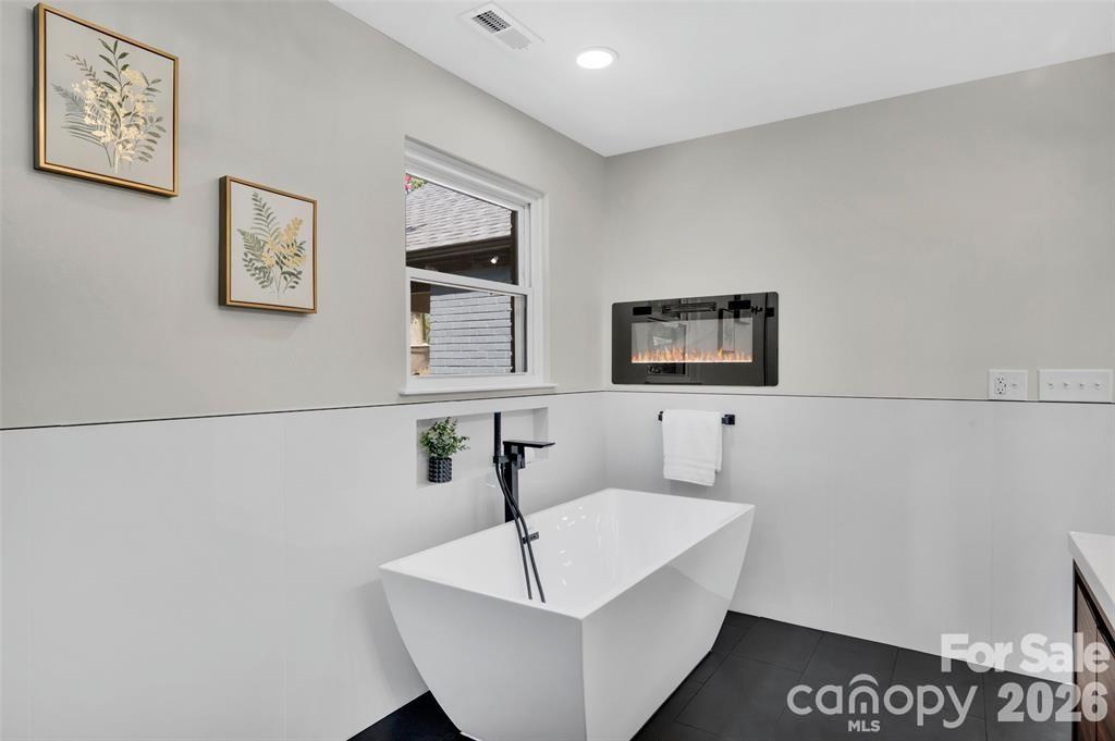 3942 Mcmillan Street Property Photo 7