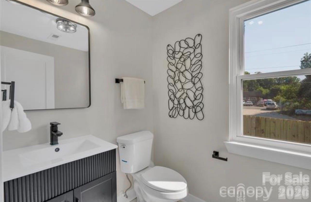 3942 Mcmillan Street Property Photo 13