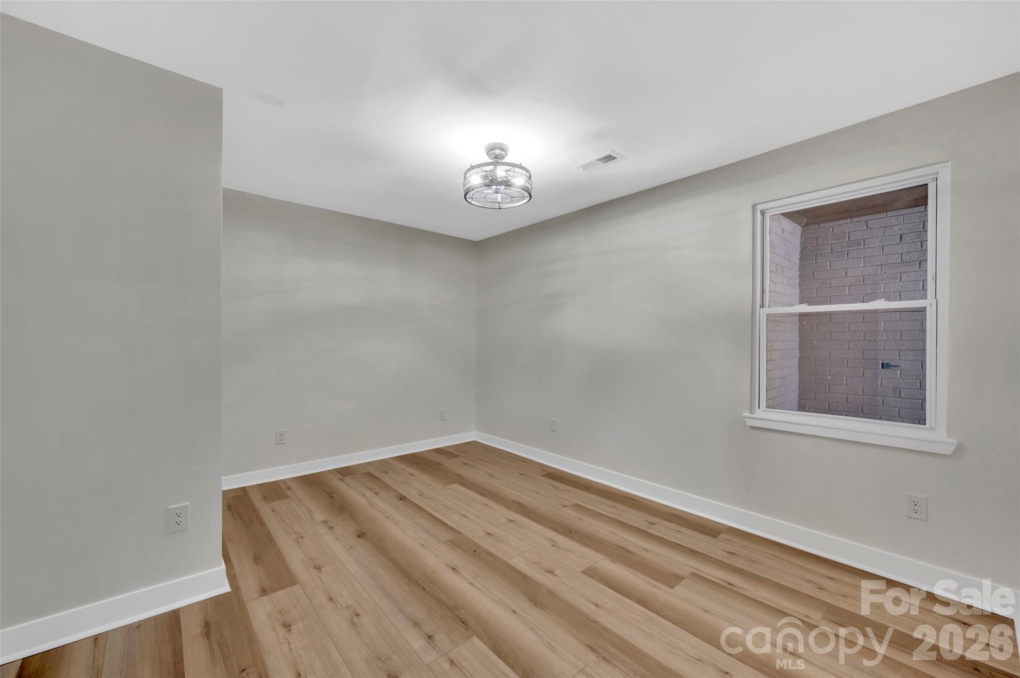 3942 Mcmillan Street Property Photo 18