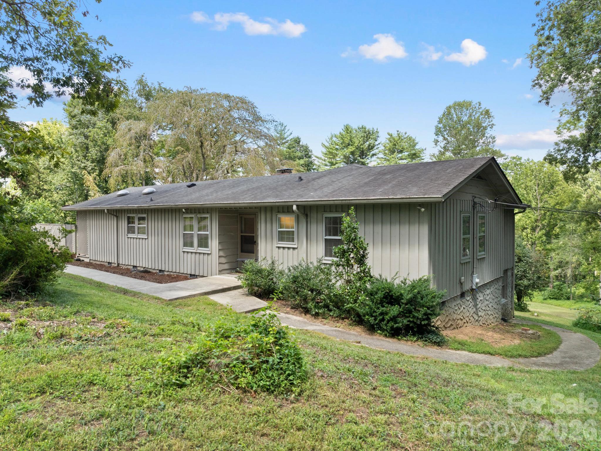 242 N Hills Drive Property Photo 1
