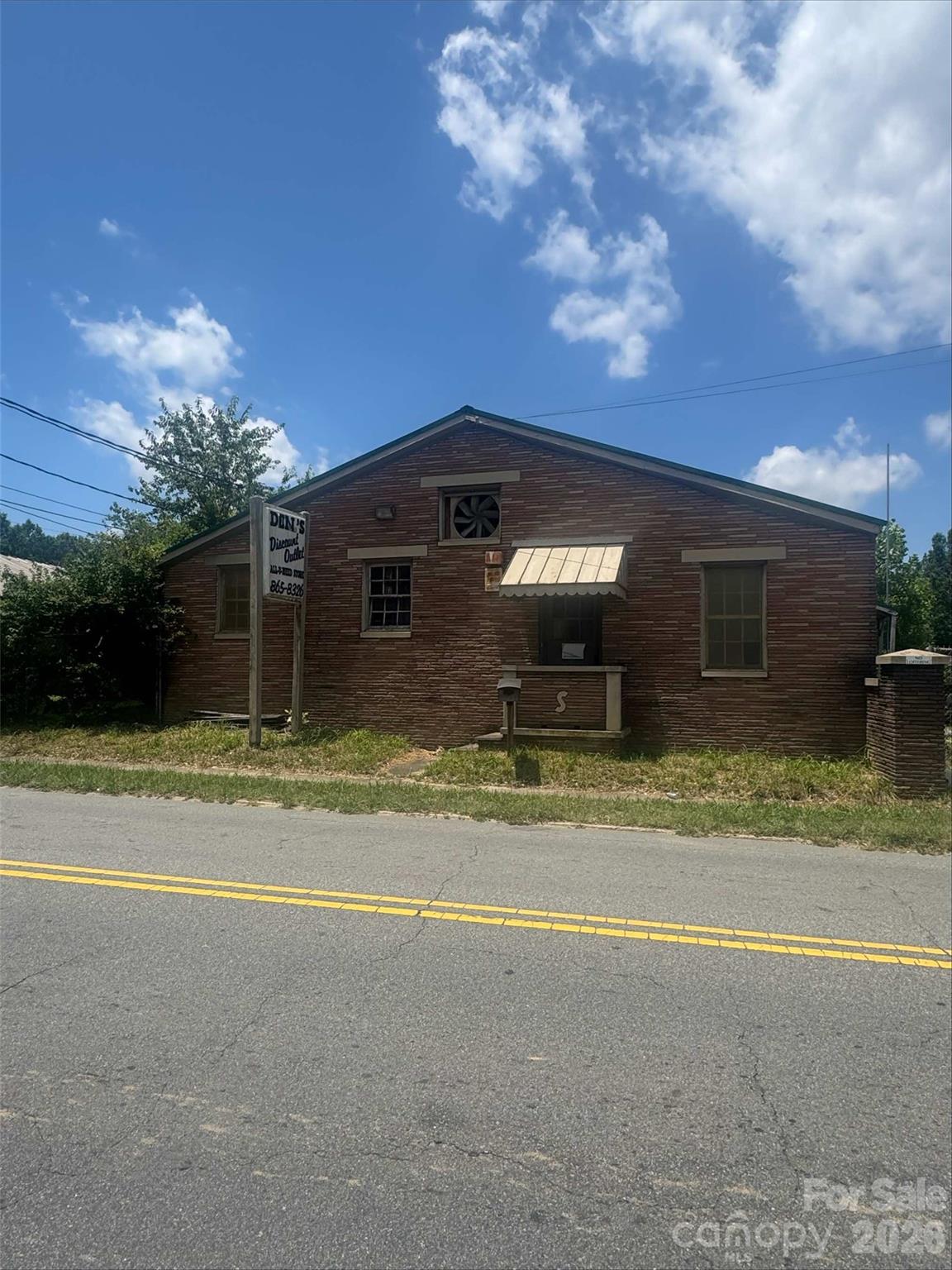 529 N Broad Street Property Photo 1