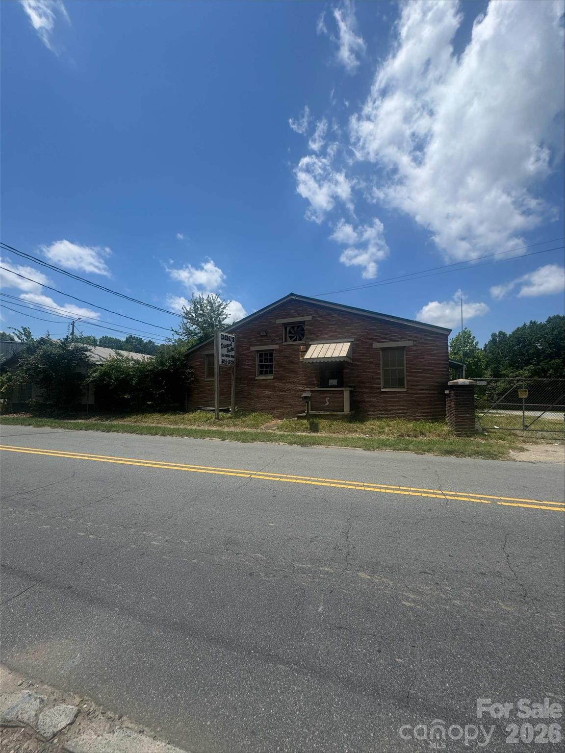 529 N Broad Street Property Photo 3
