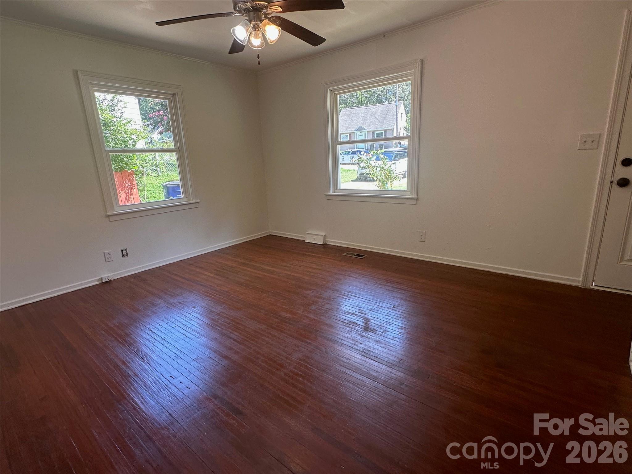 1005 William Drive Property Photo 5