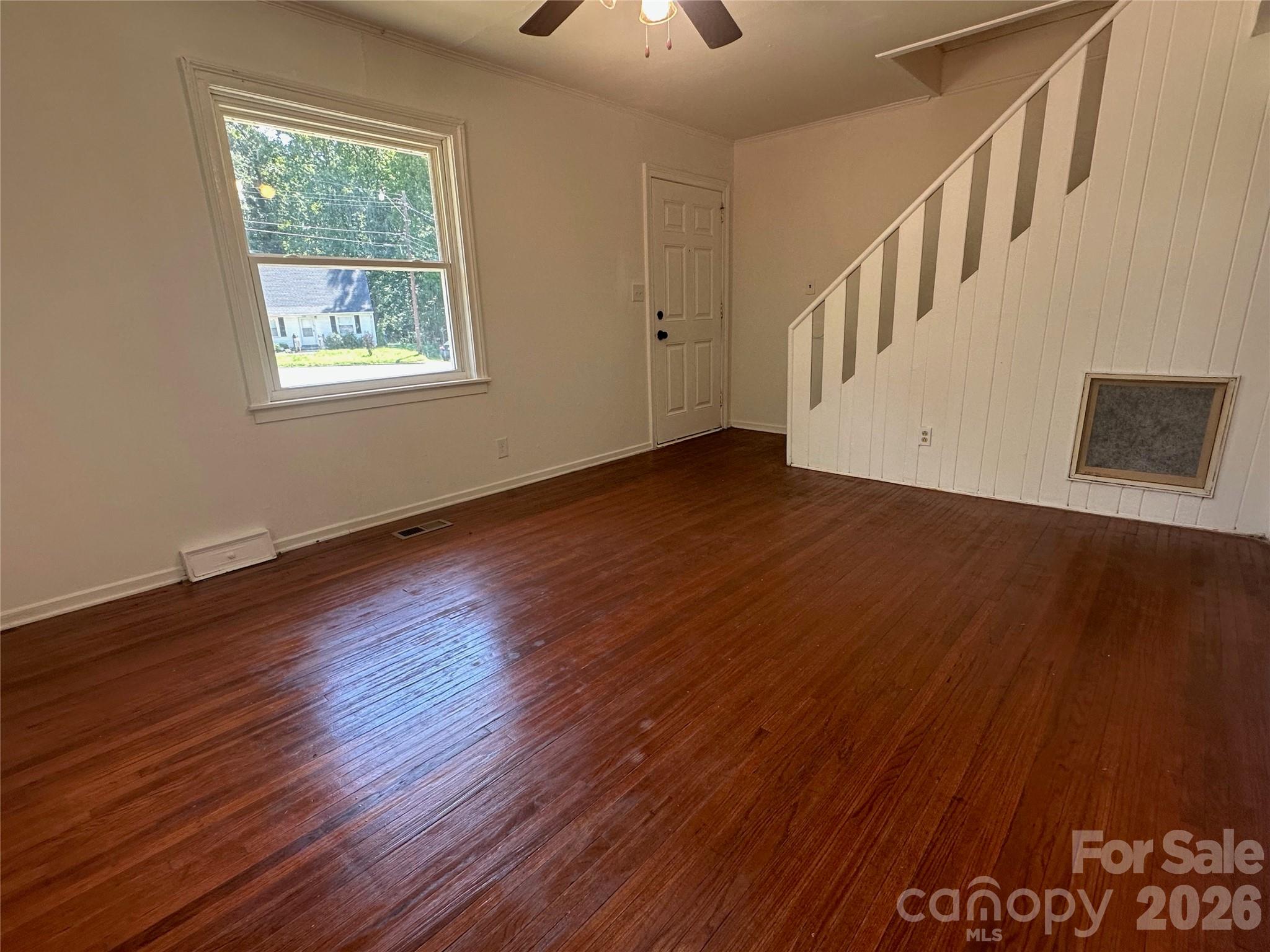 1005 William Drive Property Photo 6