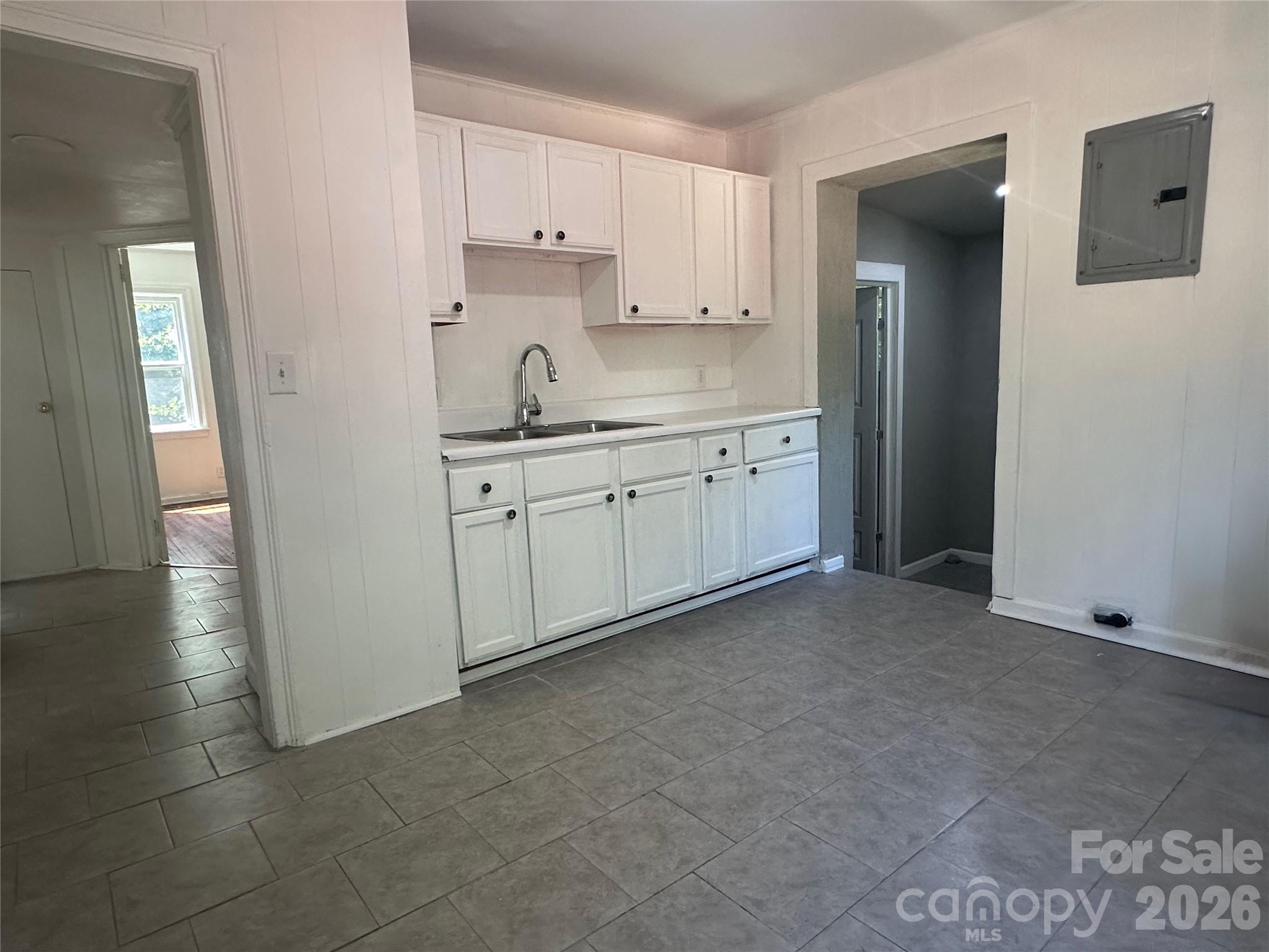 1005 William Drive Property Photo 10