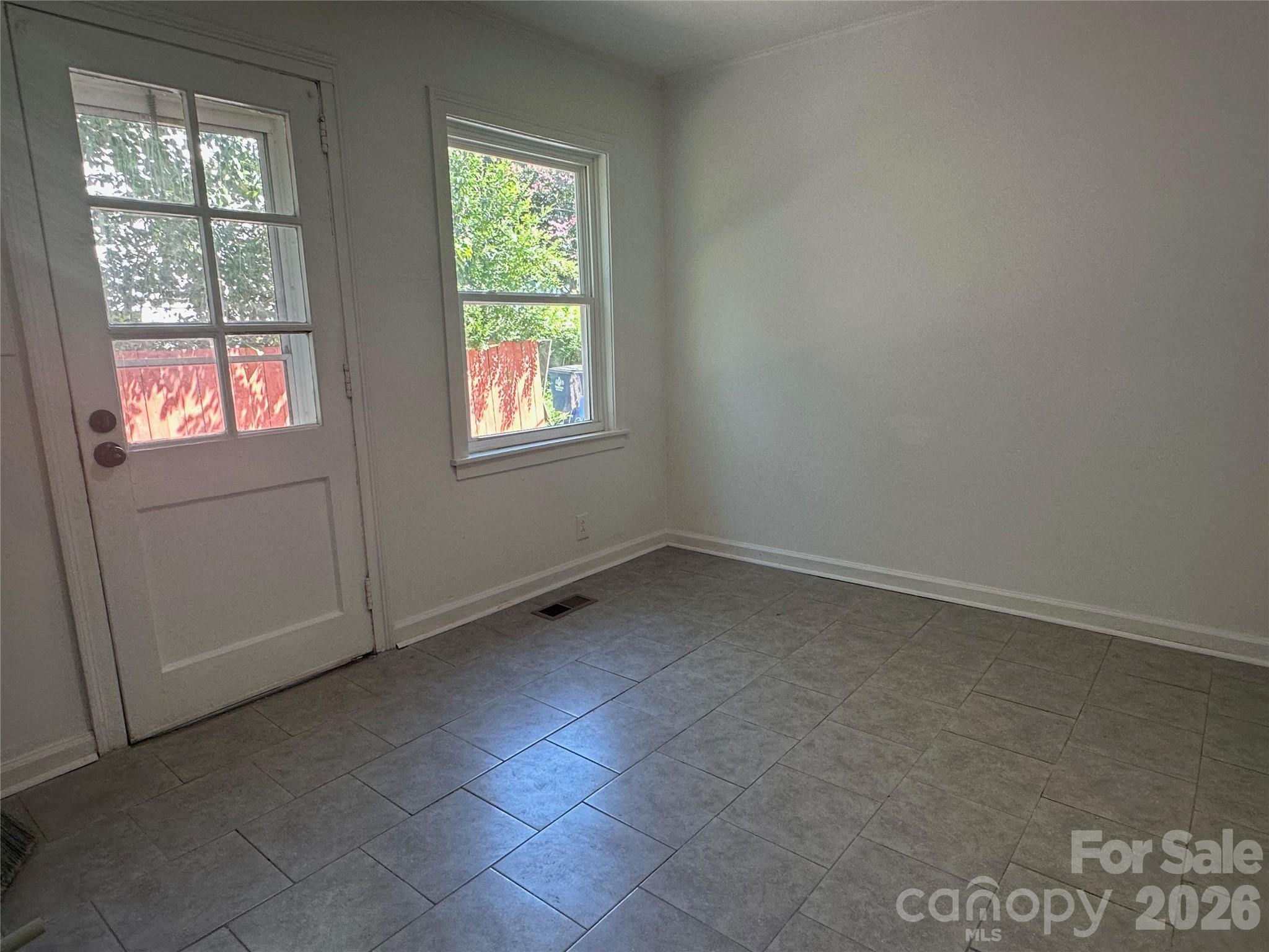 1005 William Drive Property Photo 13